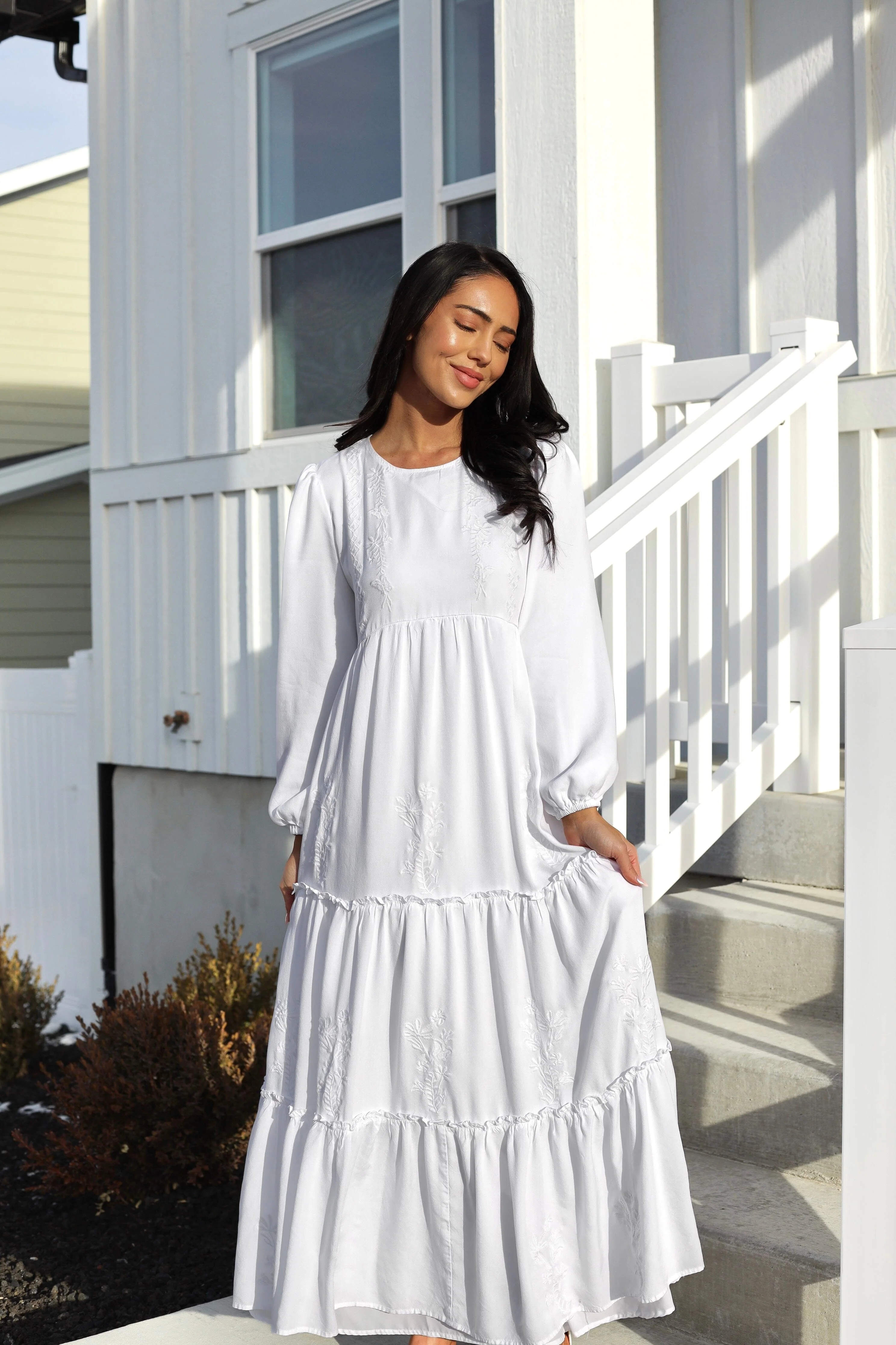 The Revelina White Dresses White Dresses - XNAUWBI