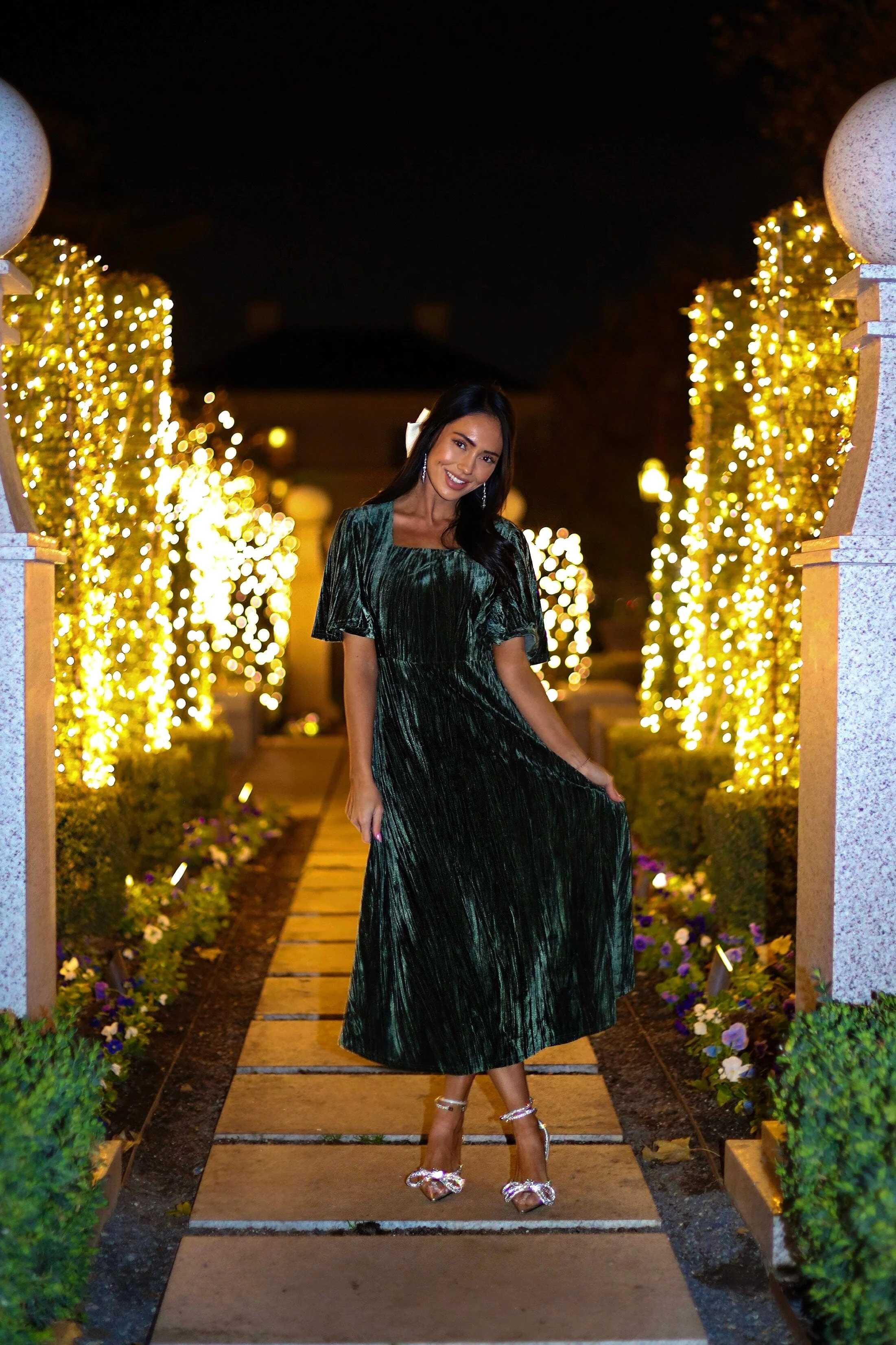 The Tasia Deep Olive Velvet Dresses - XNAUWBI