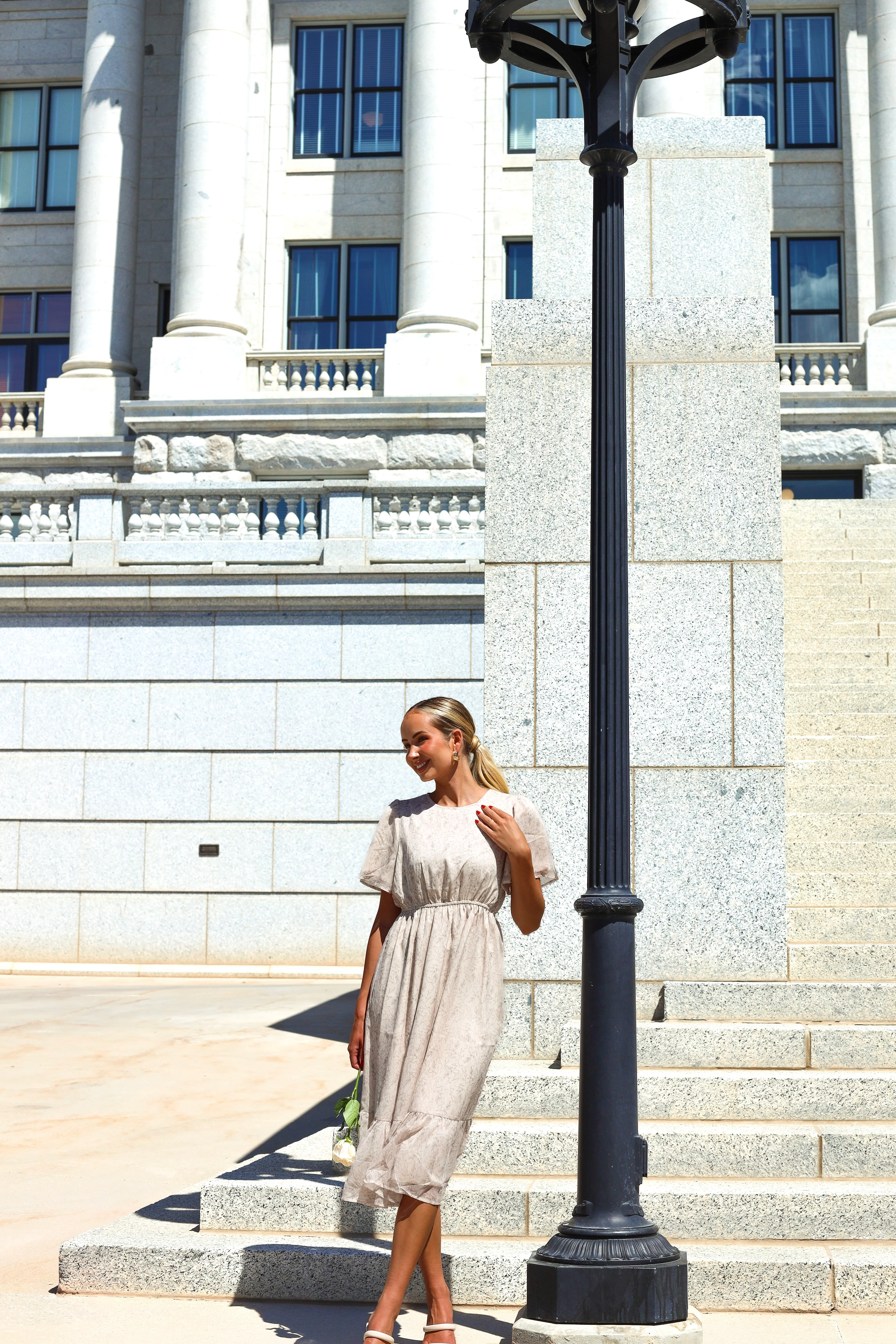 The Winnlynn Light/Dark Taupe Dresses - XNAUWBI