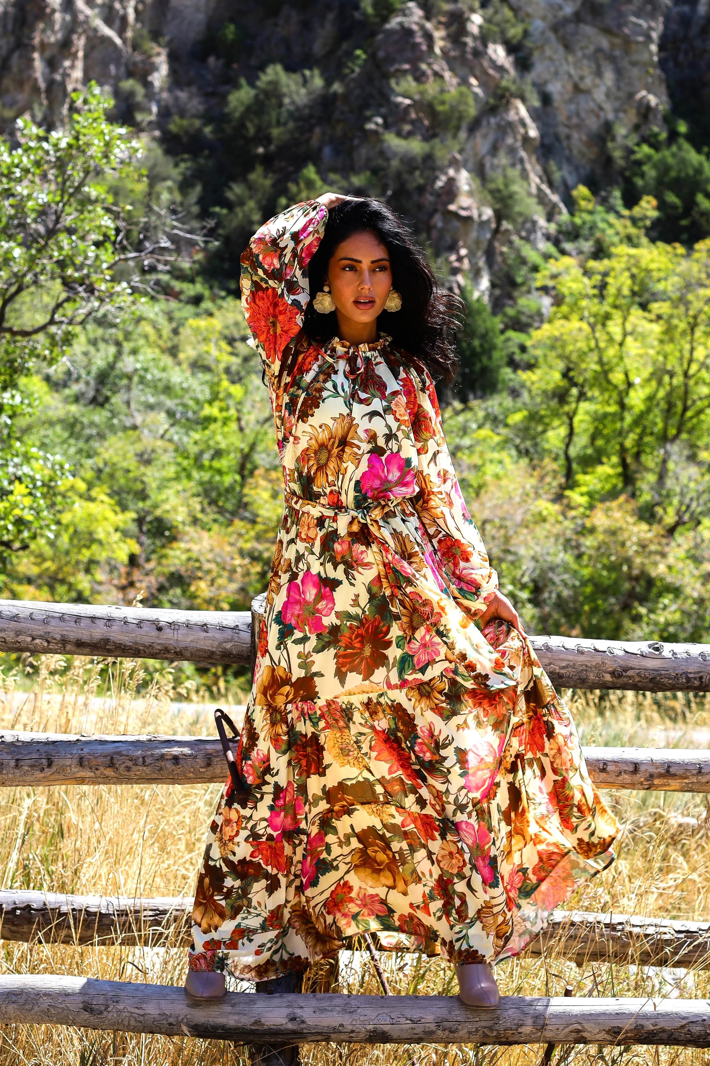 The Halani Cream Floral Dresses - XNAUWBI