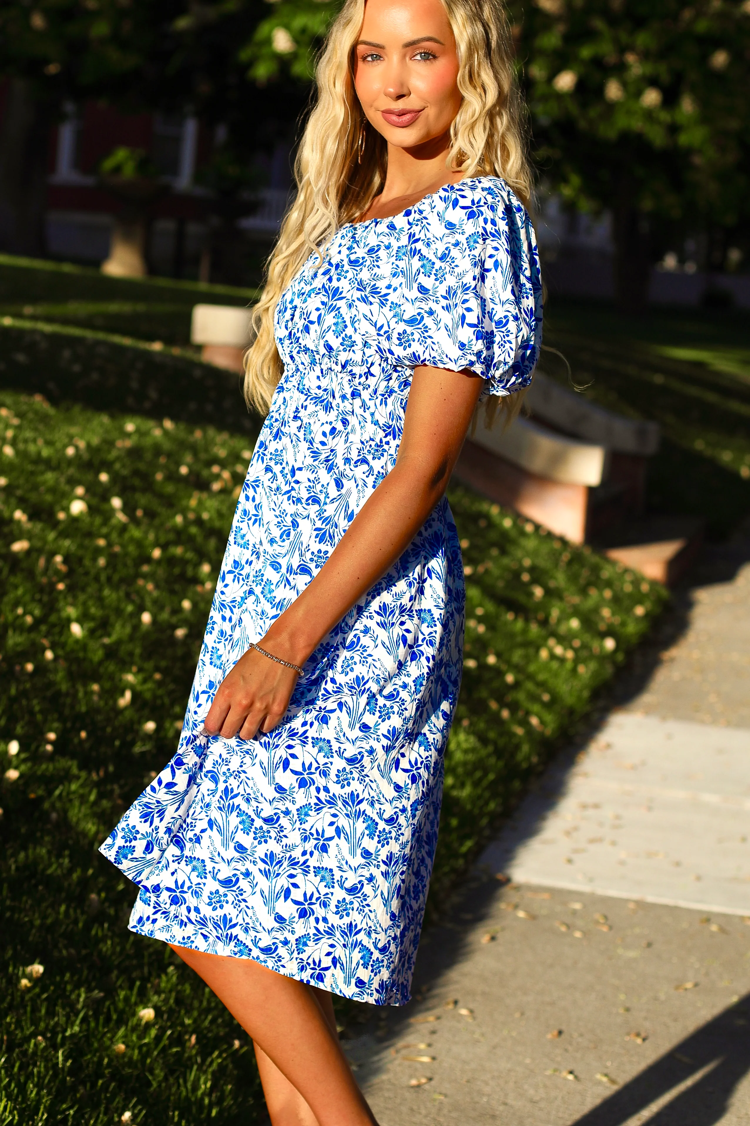 The Arla White/Blue Floral Dresses - XNAUWBI