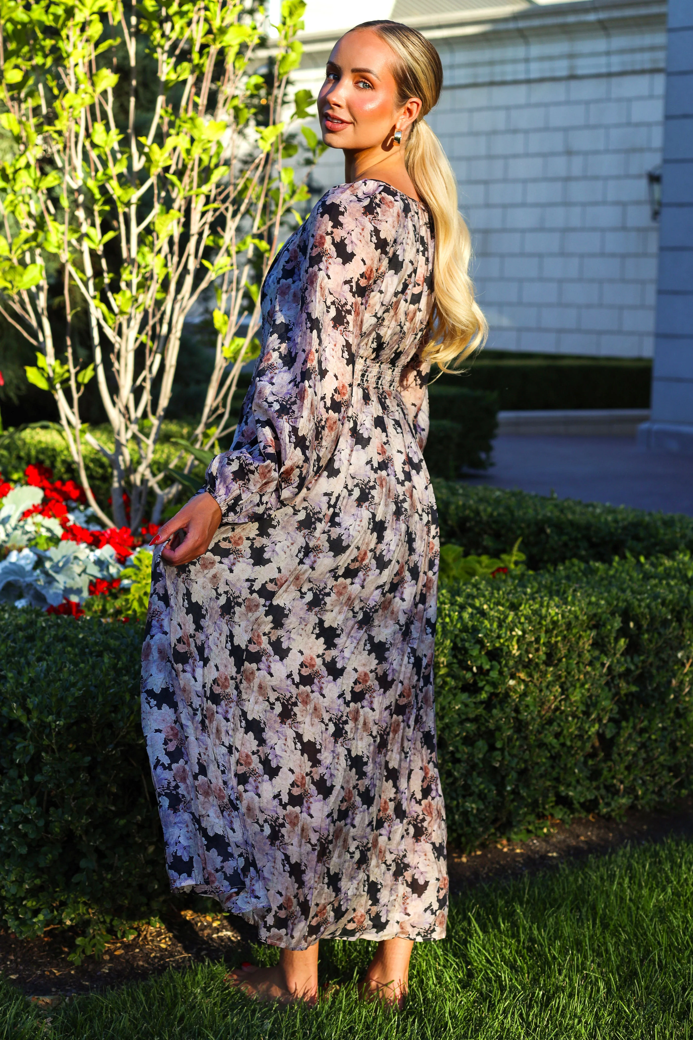 The Veronika Midnight Floral Dresses - XNAUWBI