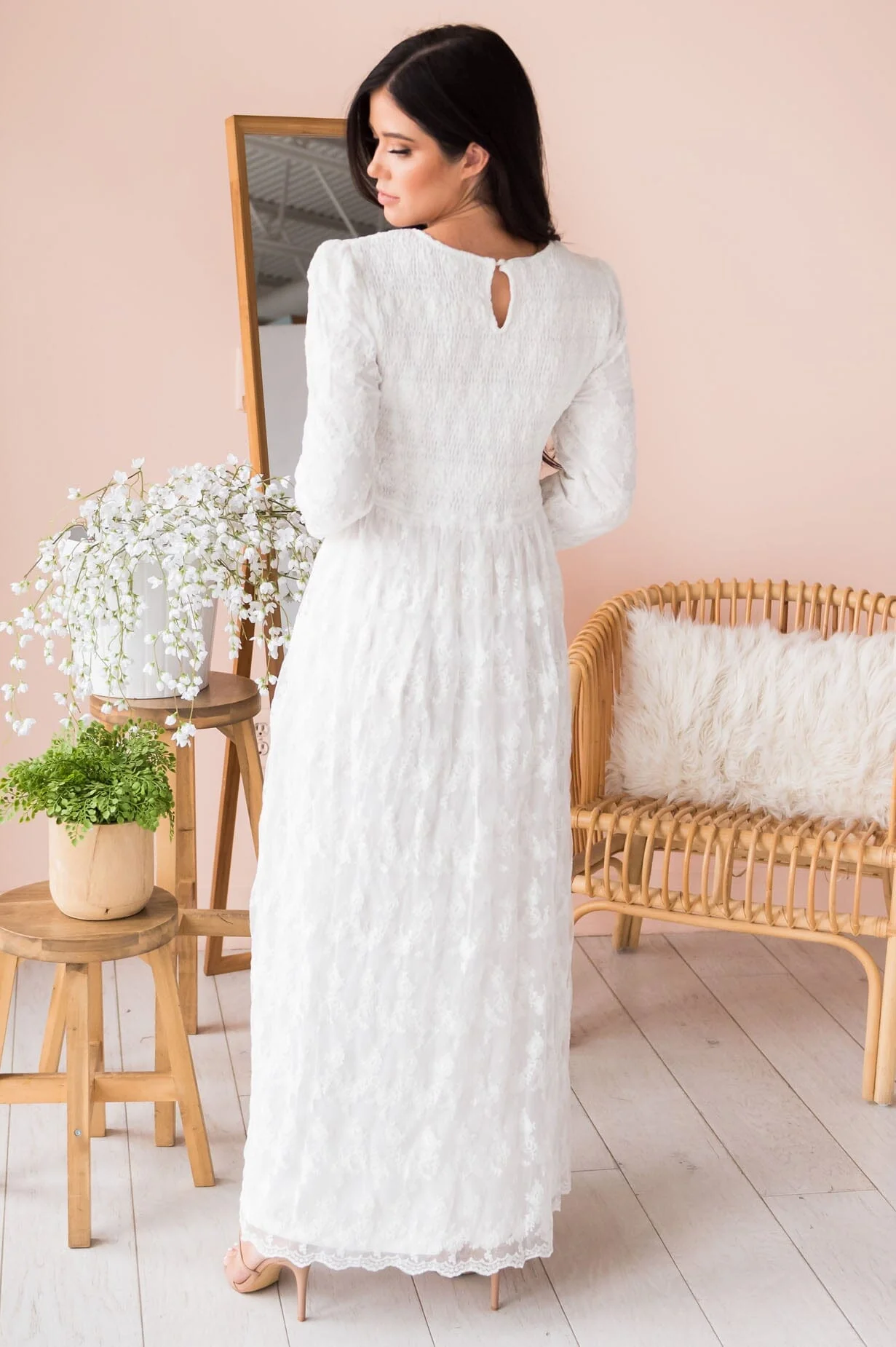 The Brinlee White Lace Dresses - XNAUWBI