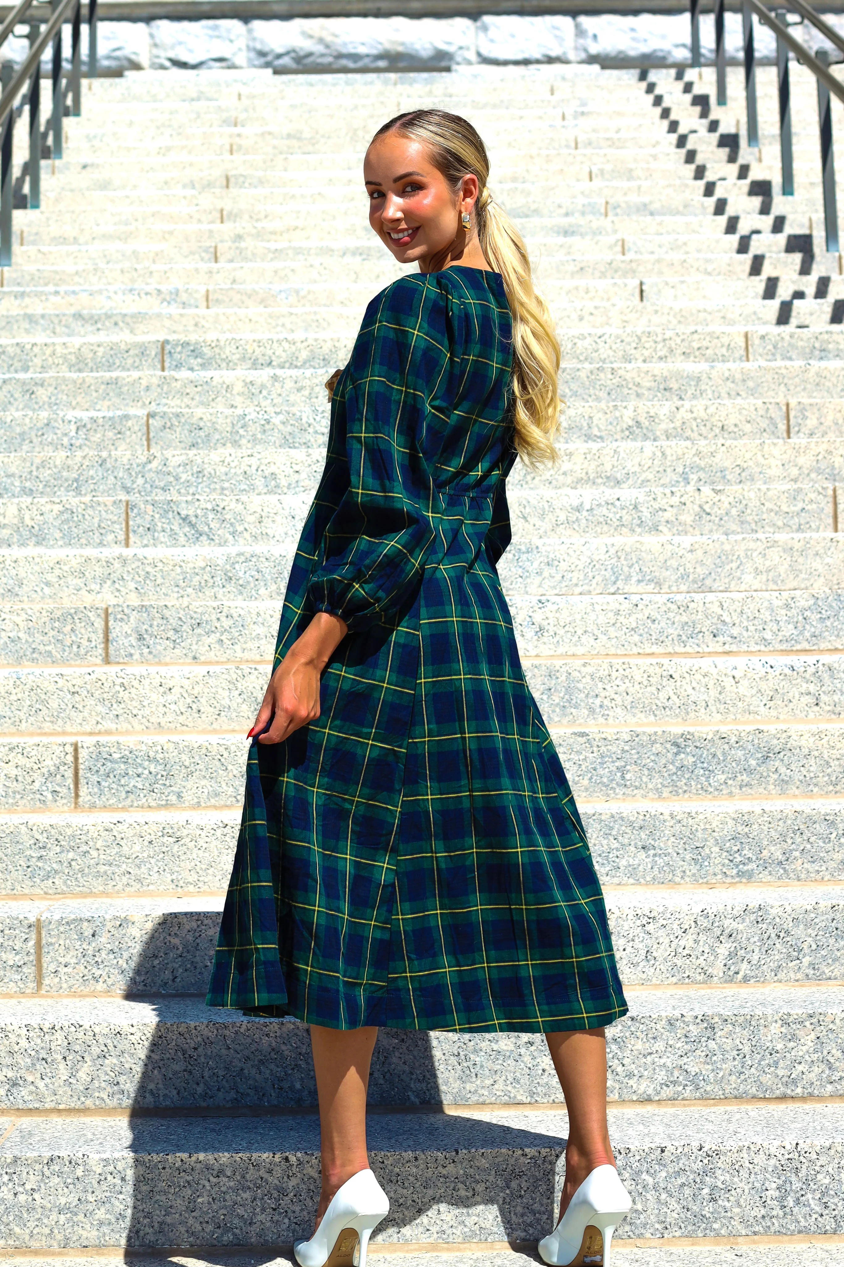 The Joans Evergreen/Navy/Gold Plaid Dresses - XNAUWBI