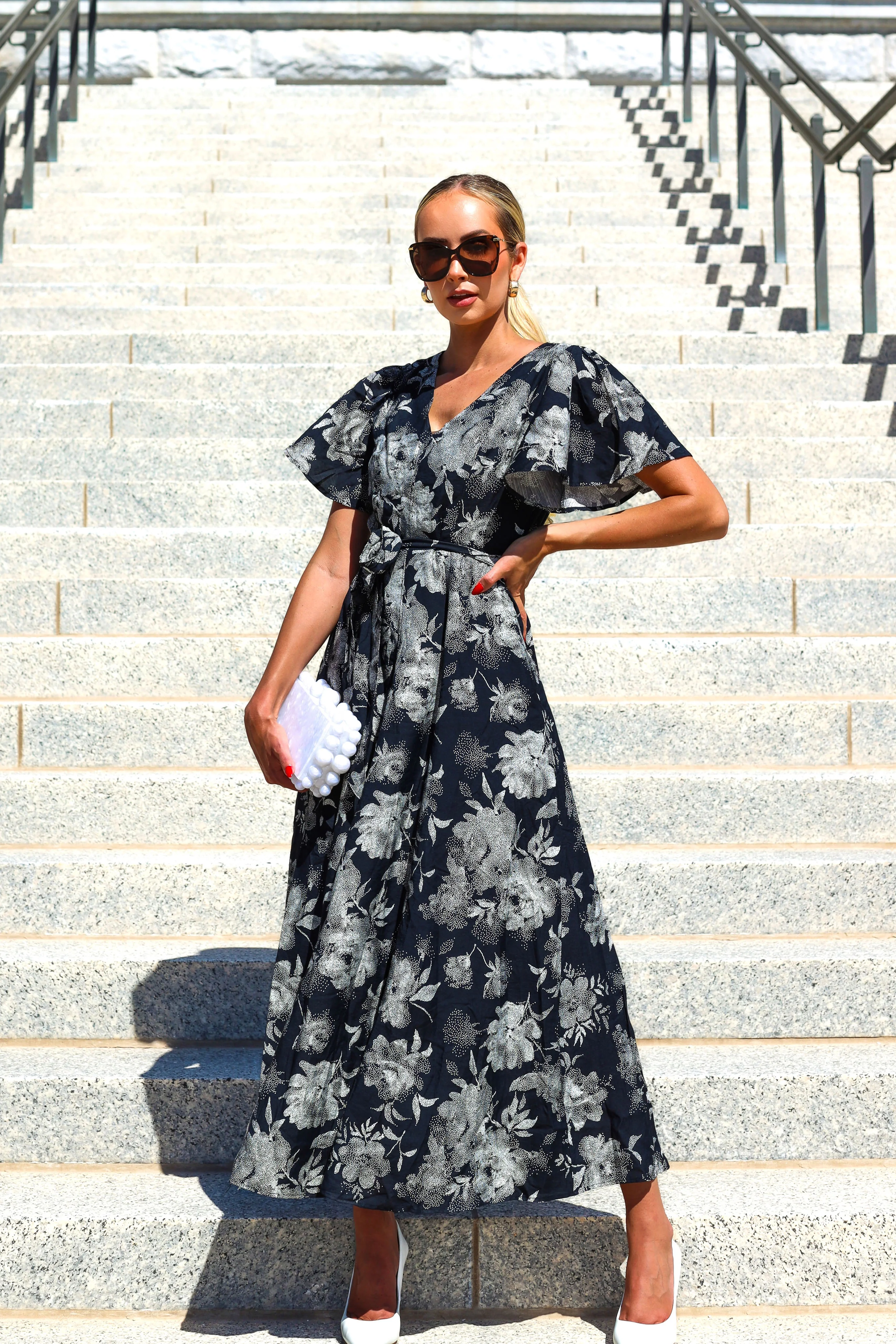The Mynessa Black with White Floral Dresses - XNAUWBI