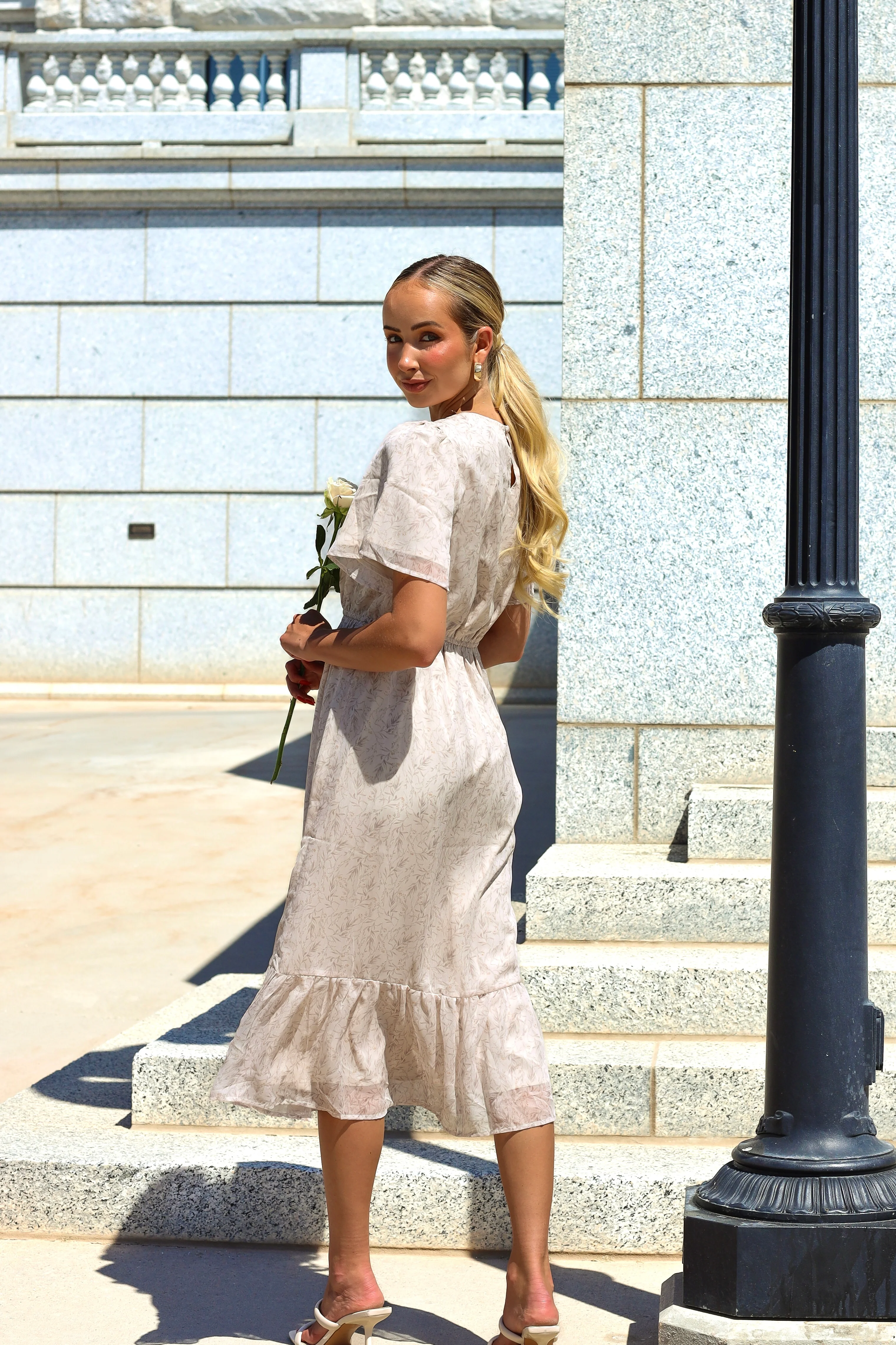 The Winnlynn Light/Dark Taupe Dresses - XNAUWBI