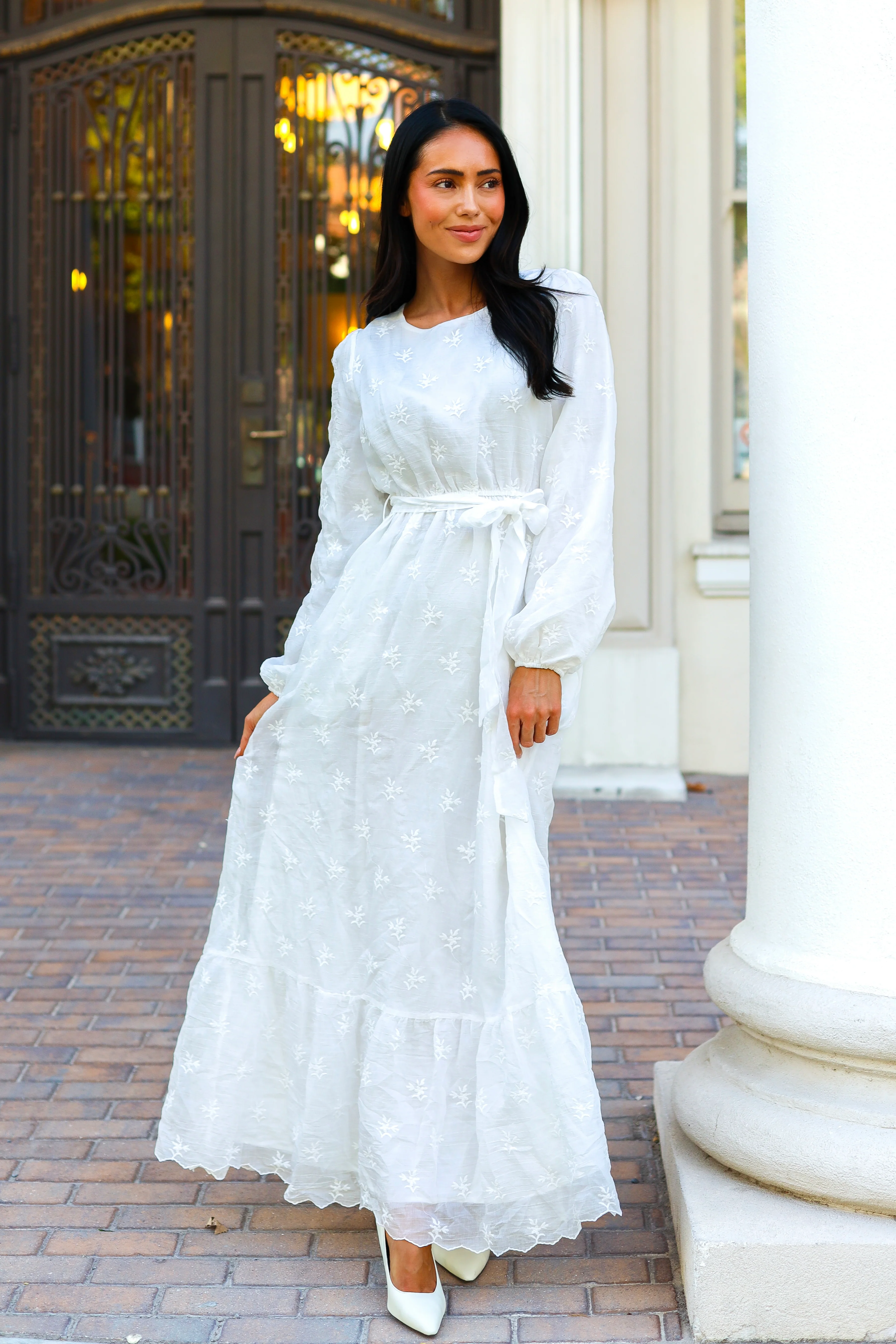 The Isleah Ivory Dresses - XNAUWBI