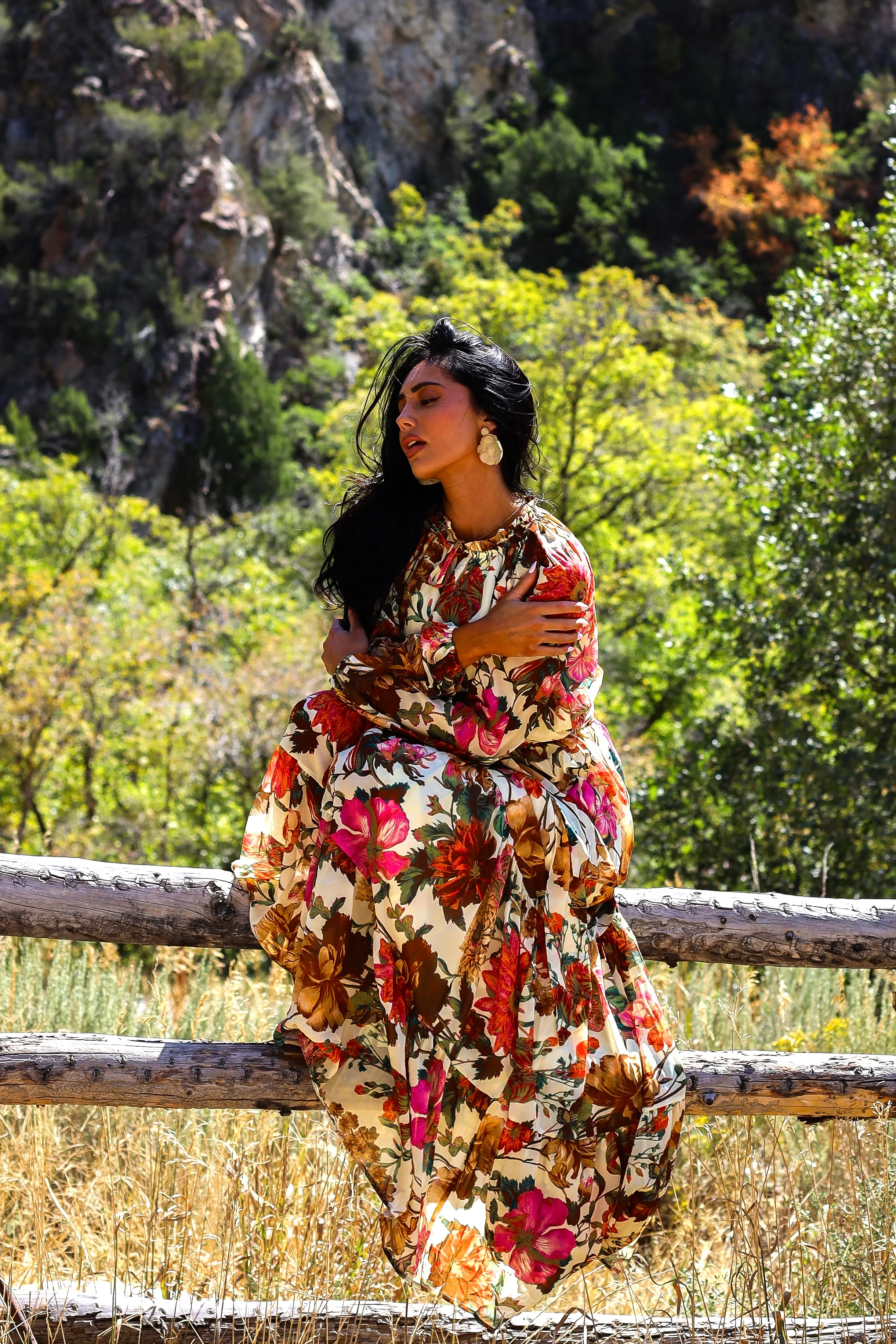 The Halani Cream Floral Dresses - XNAUWBI