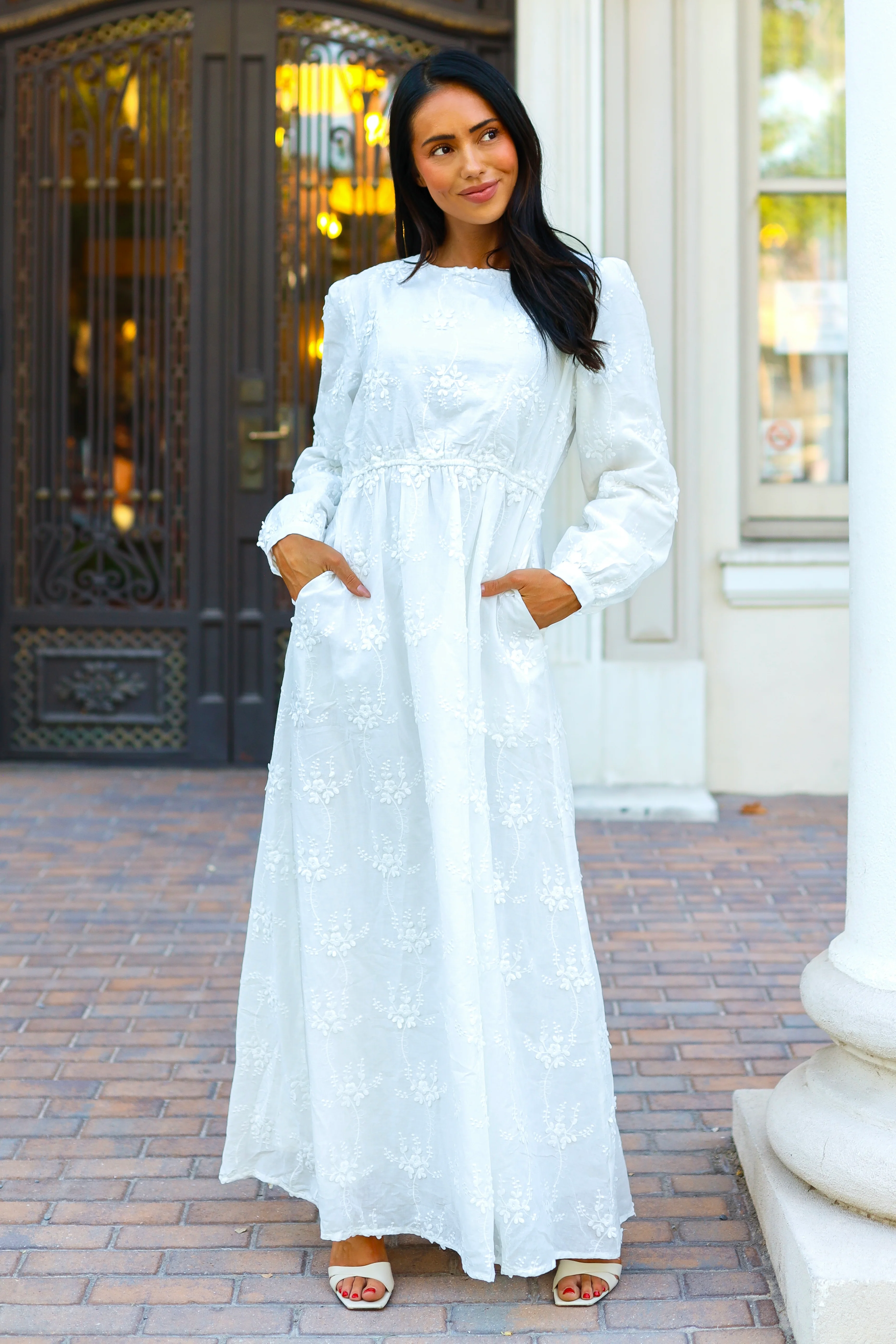 The Calandra Ivory Eyelet Dresses - XNAUWBI