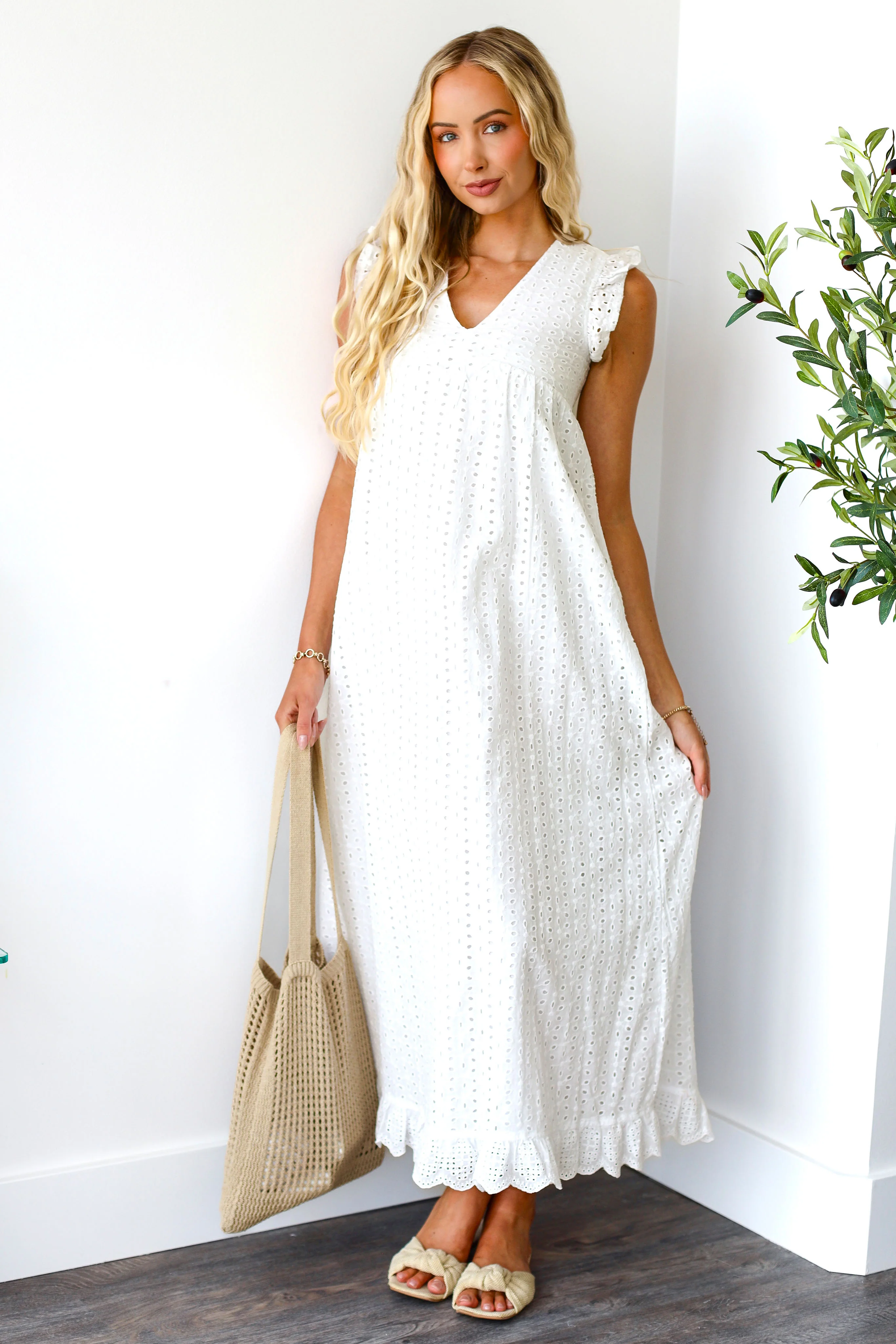 The Dutton White Dresses - XNAUWBI
