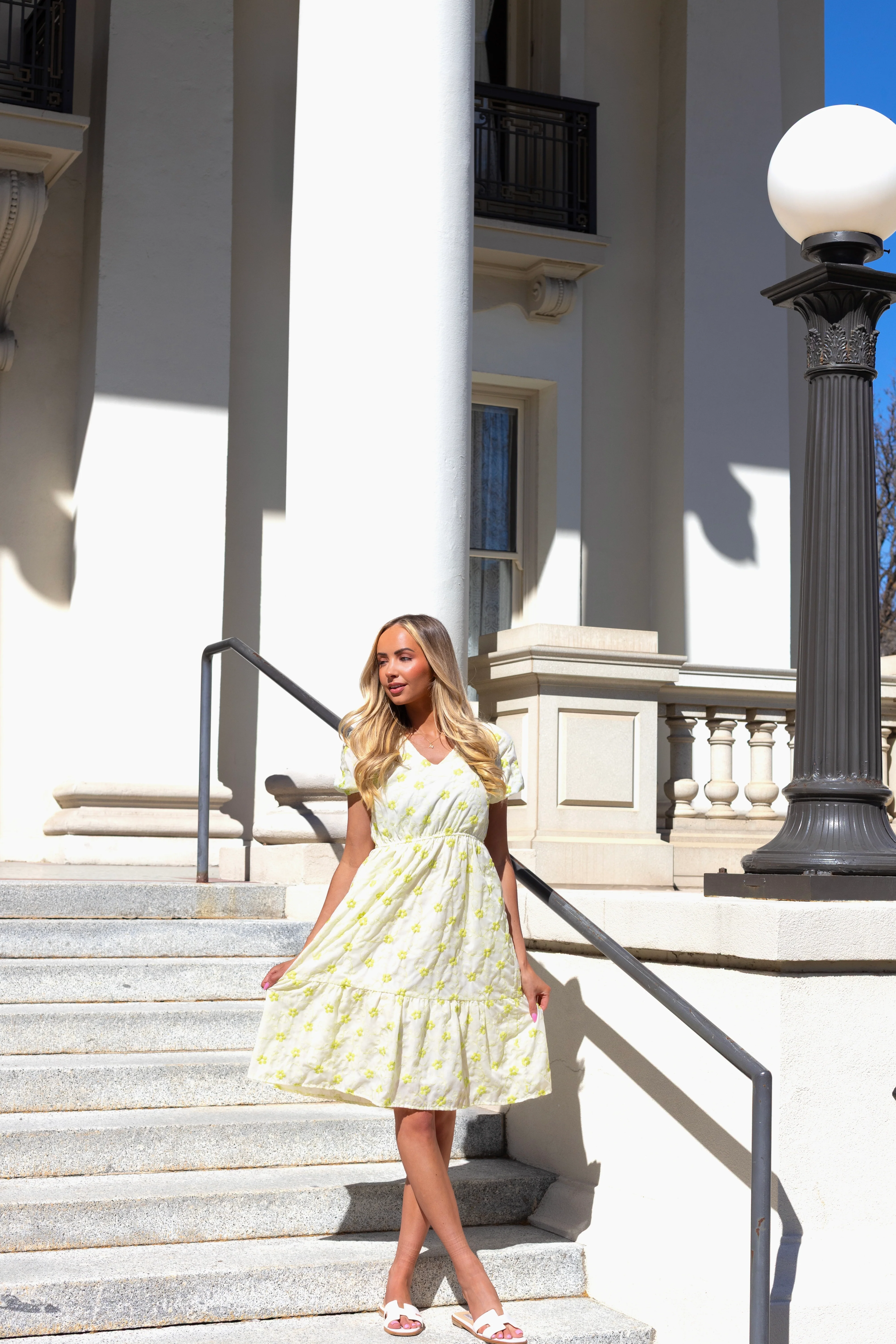 The Coralynn White/Lime Embroidered Floral Dresses - XNAUWBI