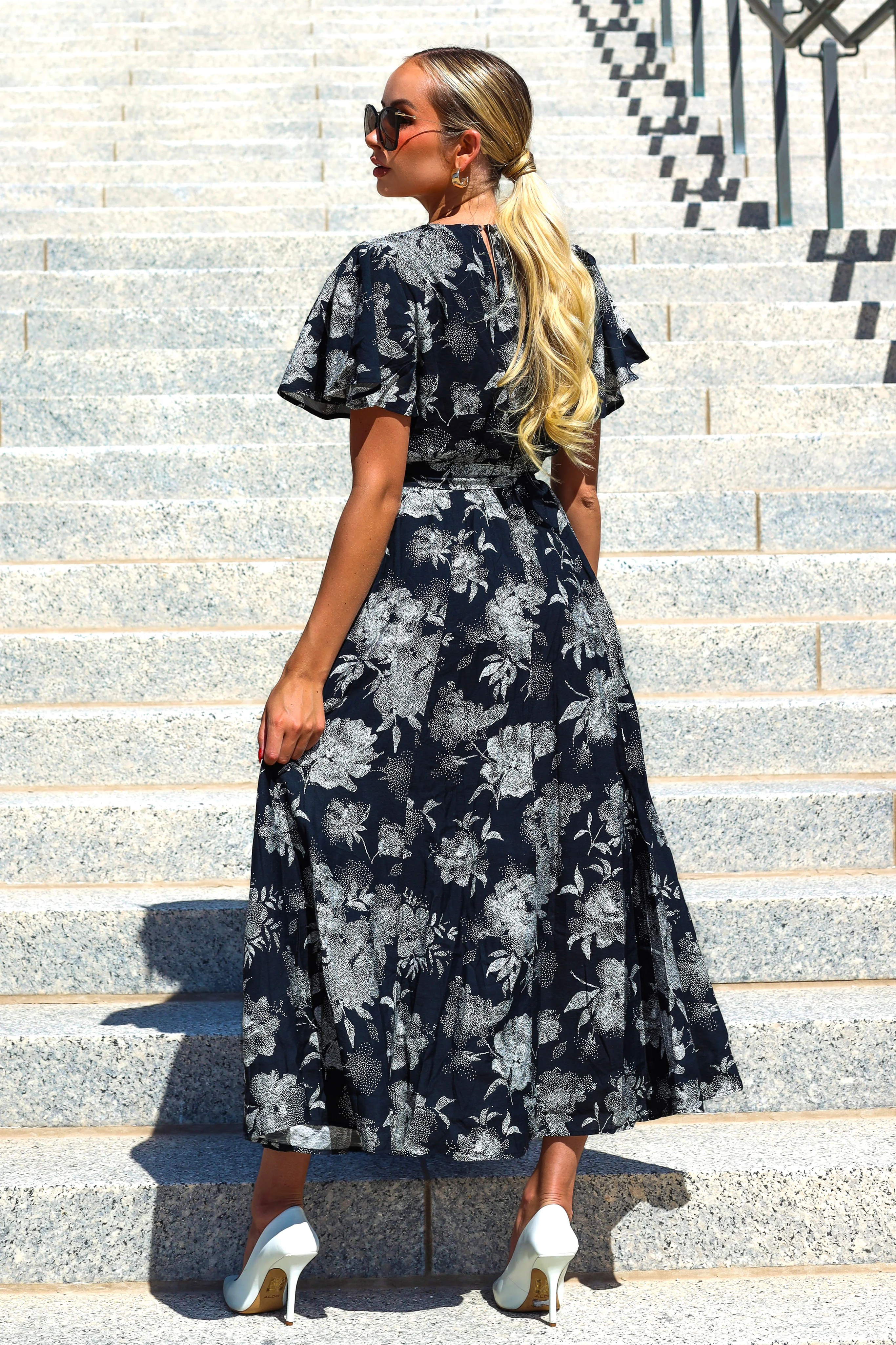 The Mynessa Black with White Floral Dresses - XNAUWBI