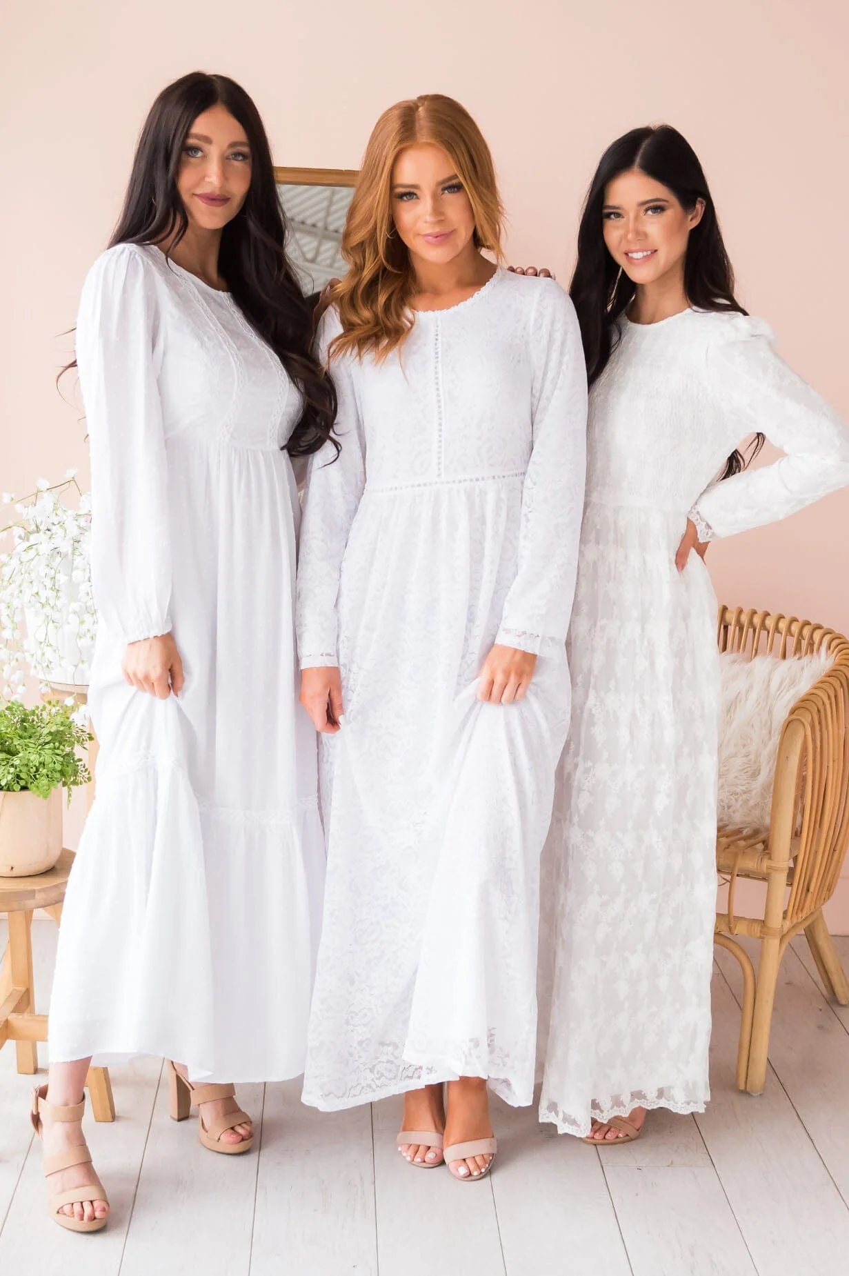 The Brinlee White Lace Dresses - XNAUWBI