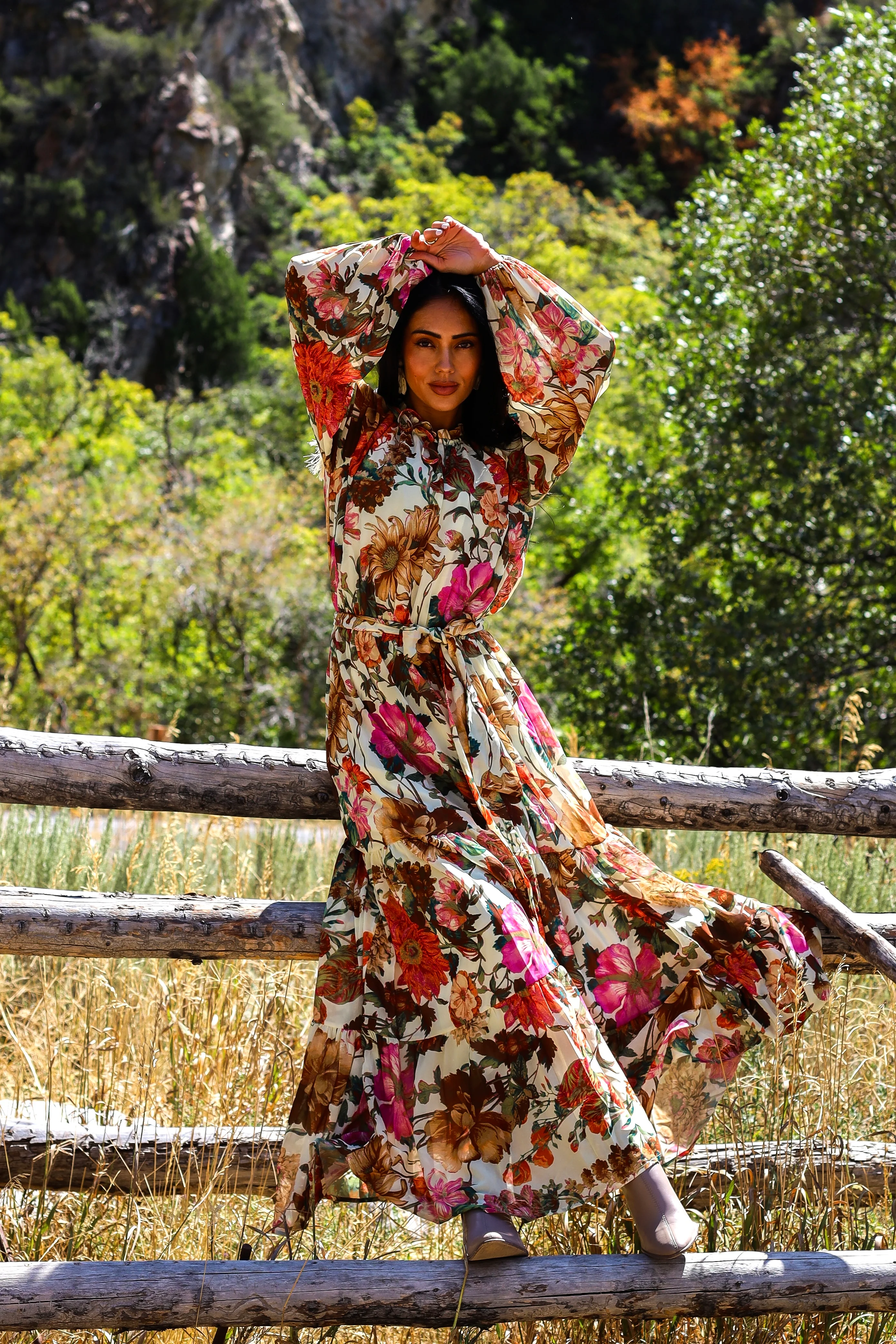 The Halani Cream Floral Dresses - XNAUWBI