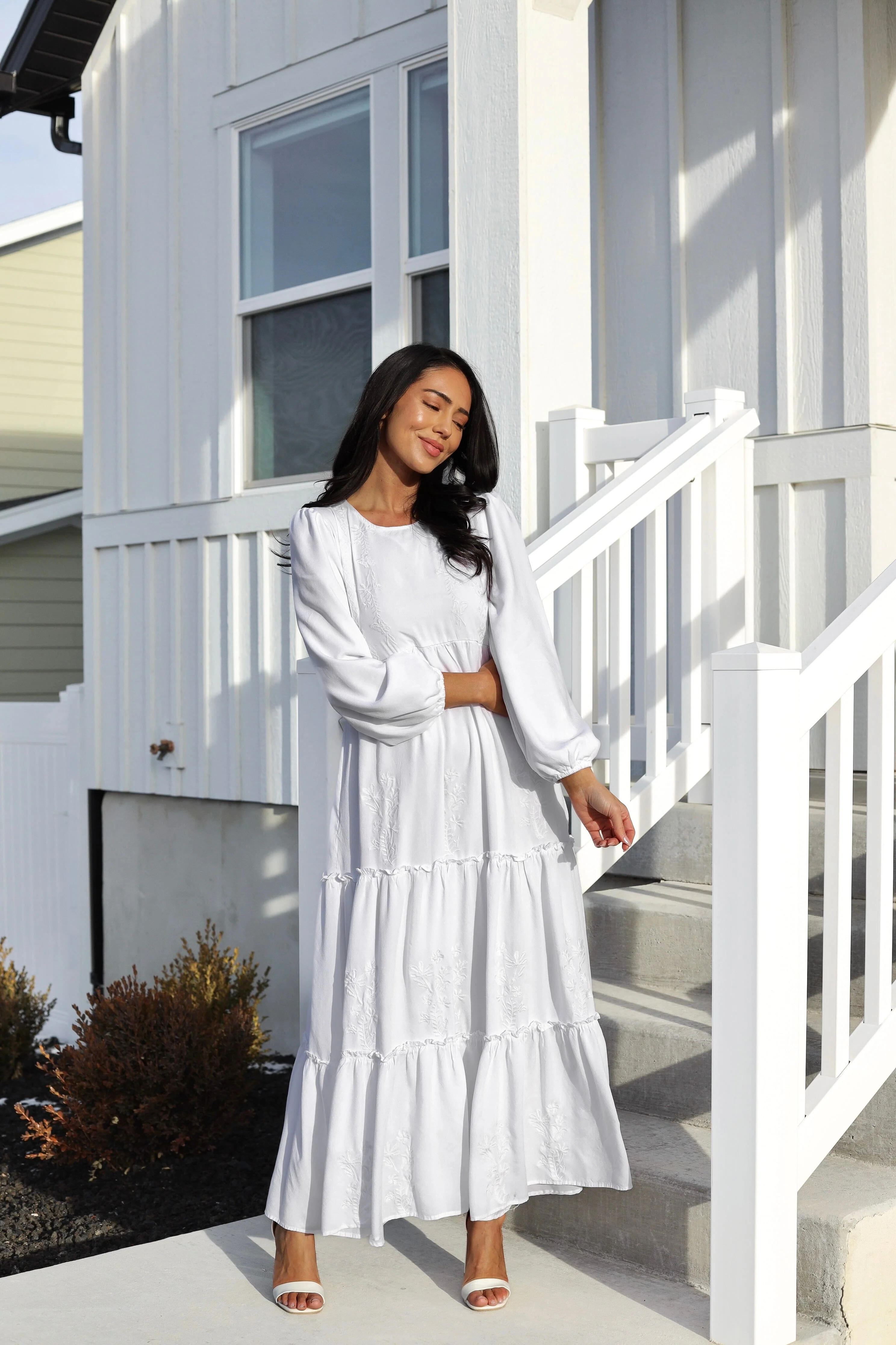 The Revelina White Dresses White Dresses - XNAUWBI