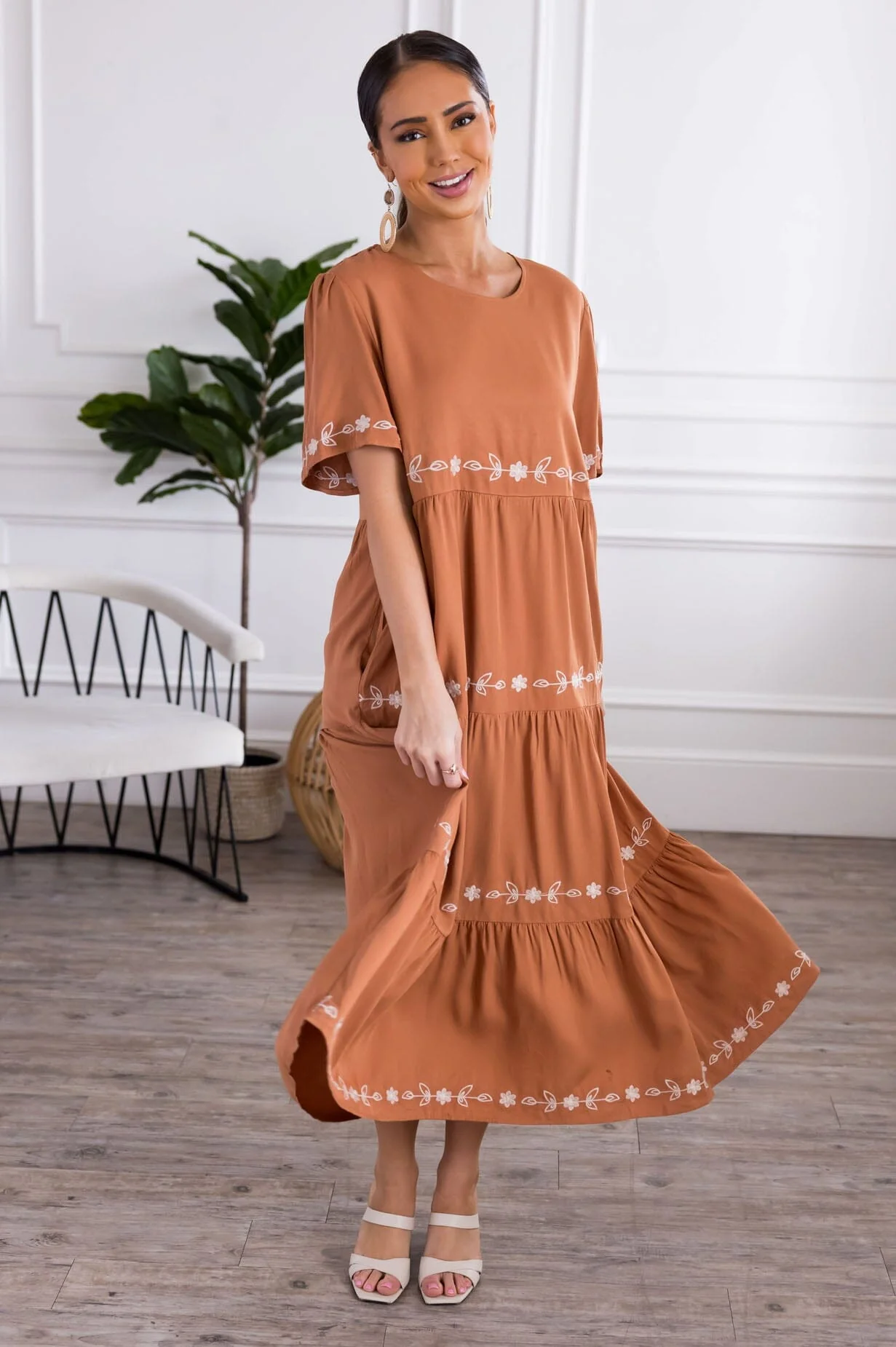 The Avrilene Caramel Dresses - XNAUWBI