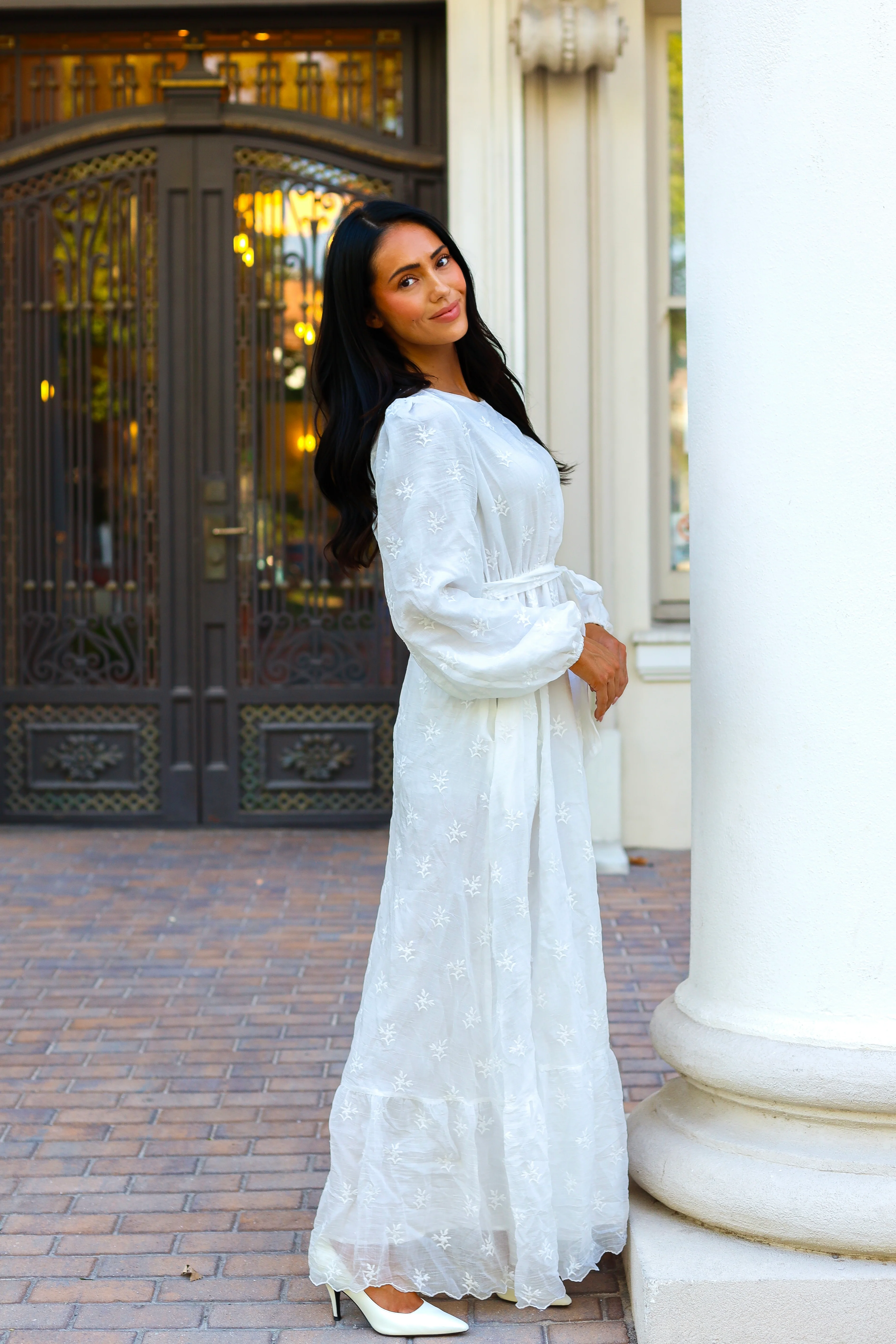 The Isleah Ivory Dresses - XNAUWBI