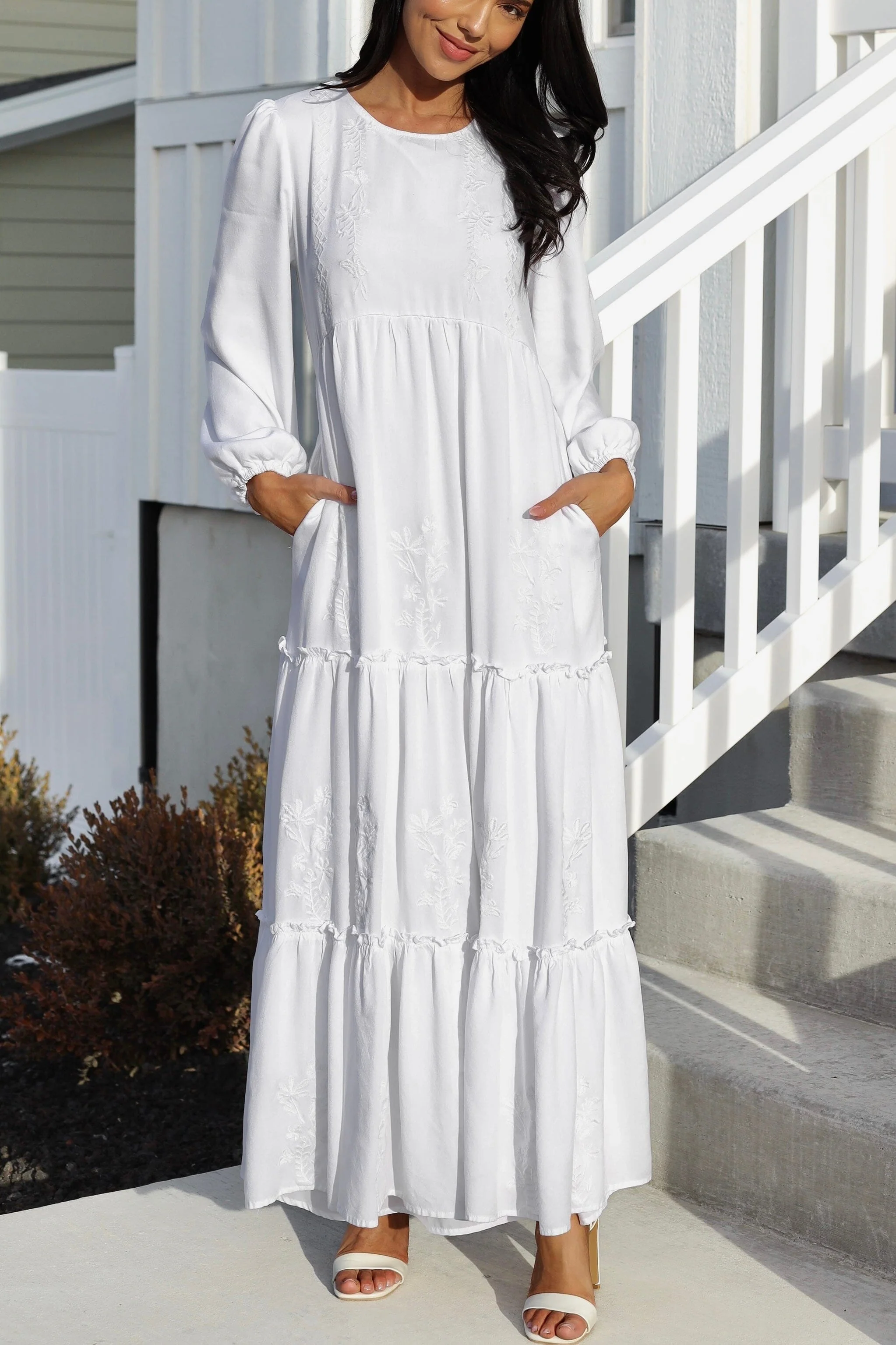 The Revelina White Dresses White Dresses - XNAUWBI