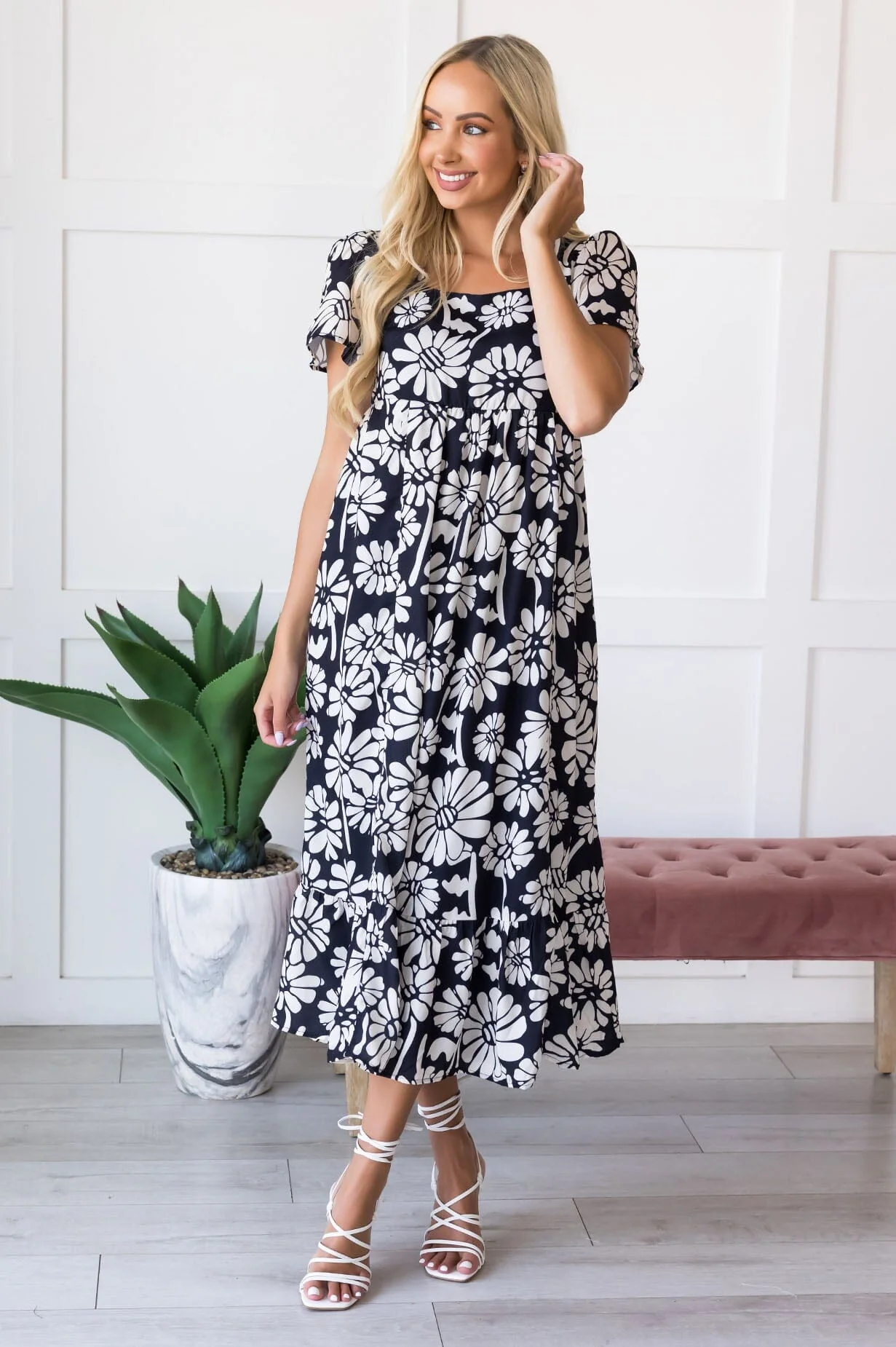 The Wendy Black Retro Bloom Dresses - XNAUWBI