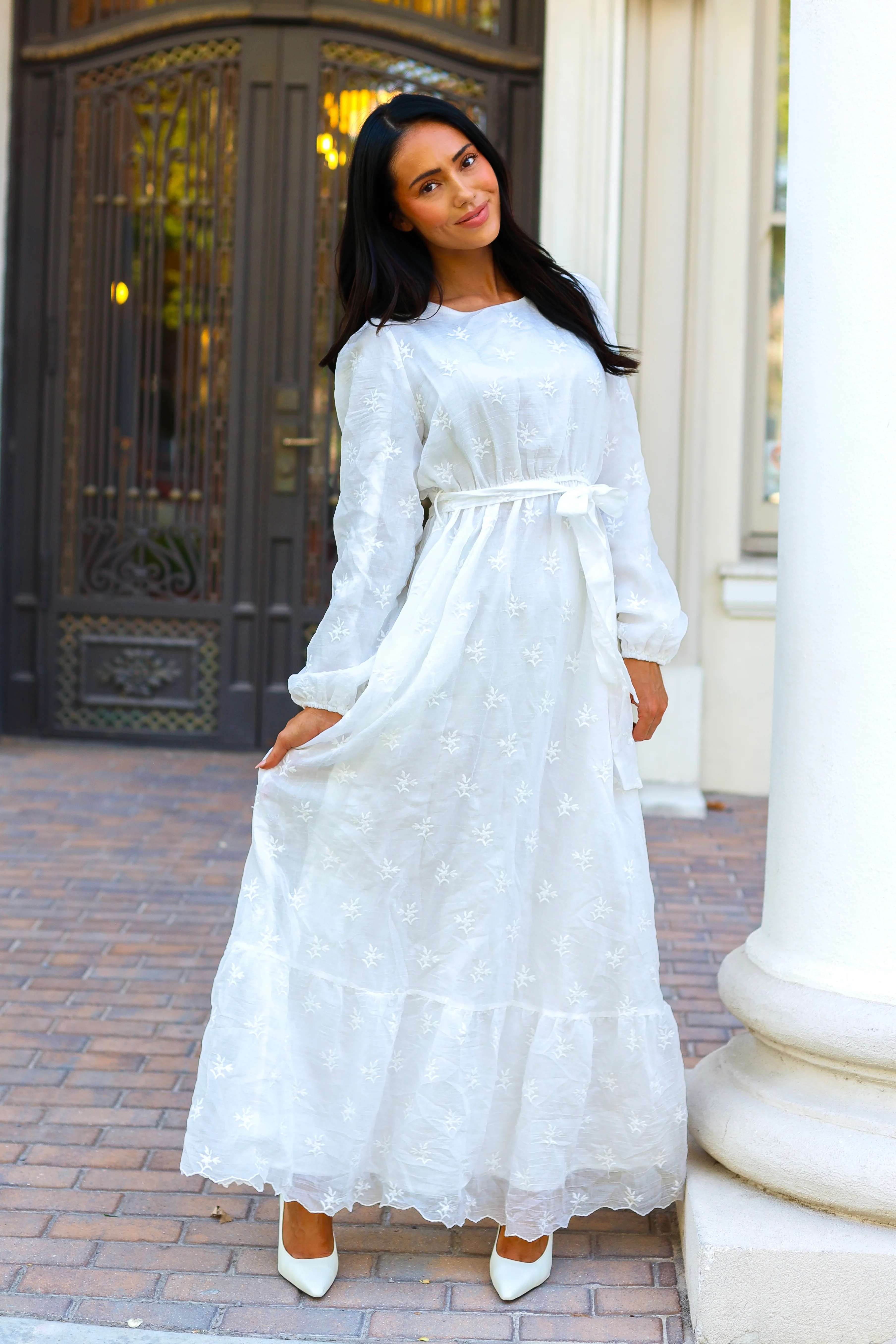 The Isleah Ivory Dresses - XNAUWBI