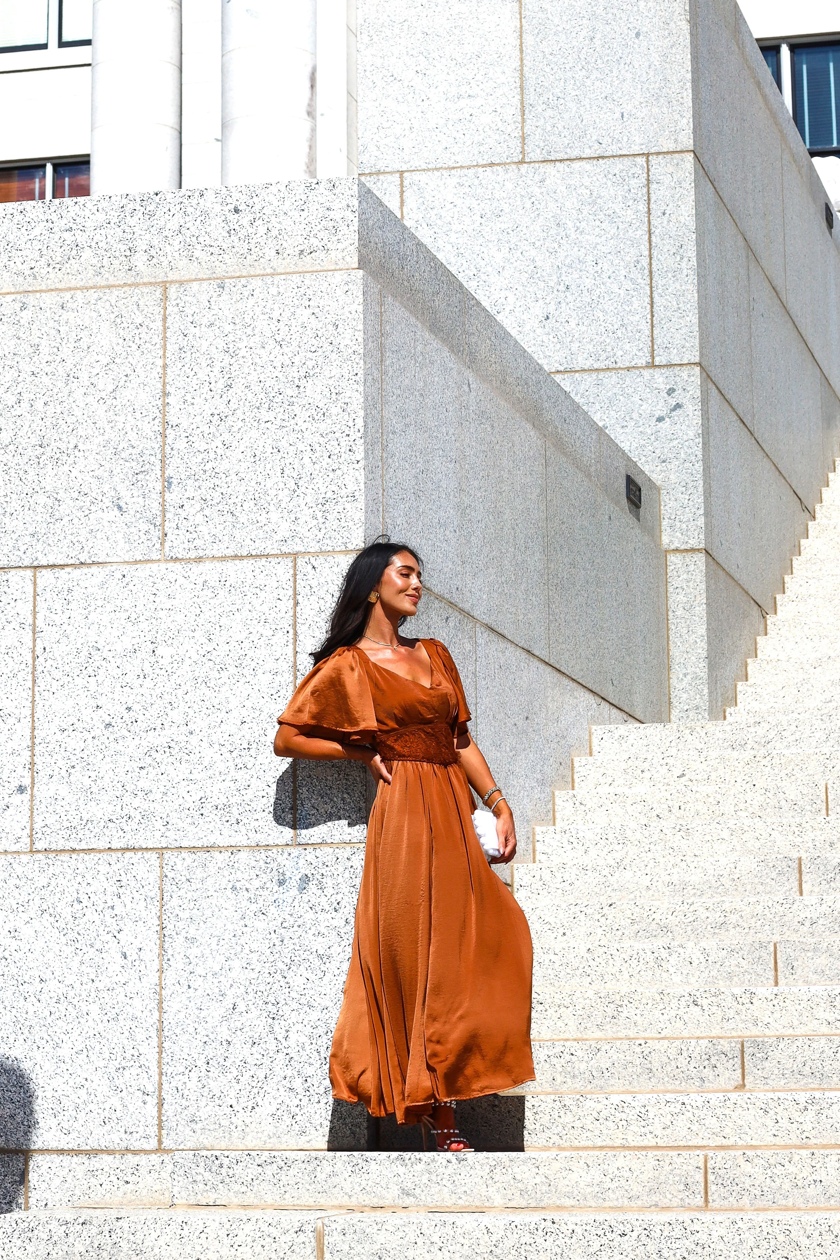 The Kendria Sepia Dresses - XNAUWBI