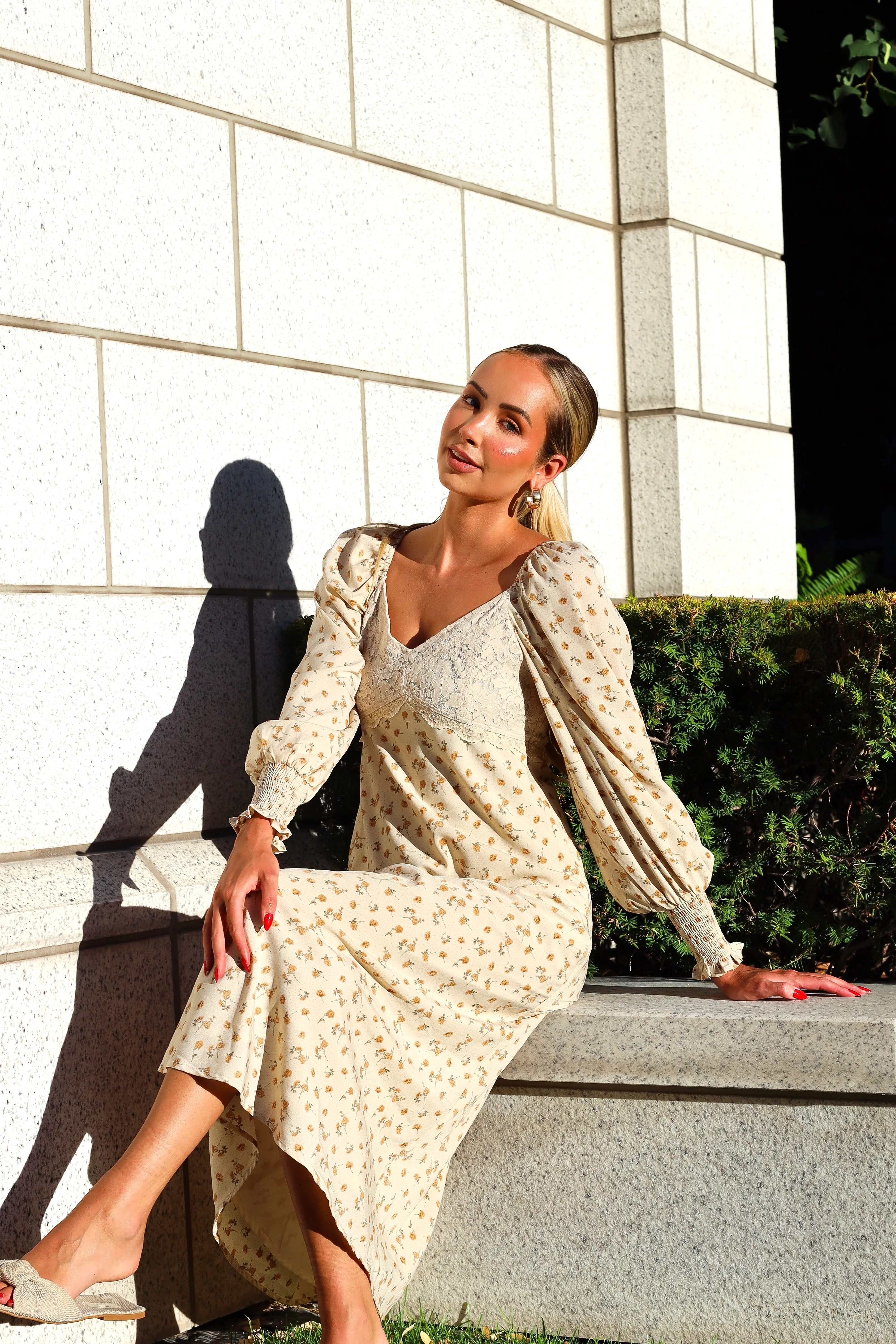 The Jenelle Vintage Cream Floral Dresses - XNAUWBI