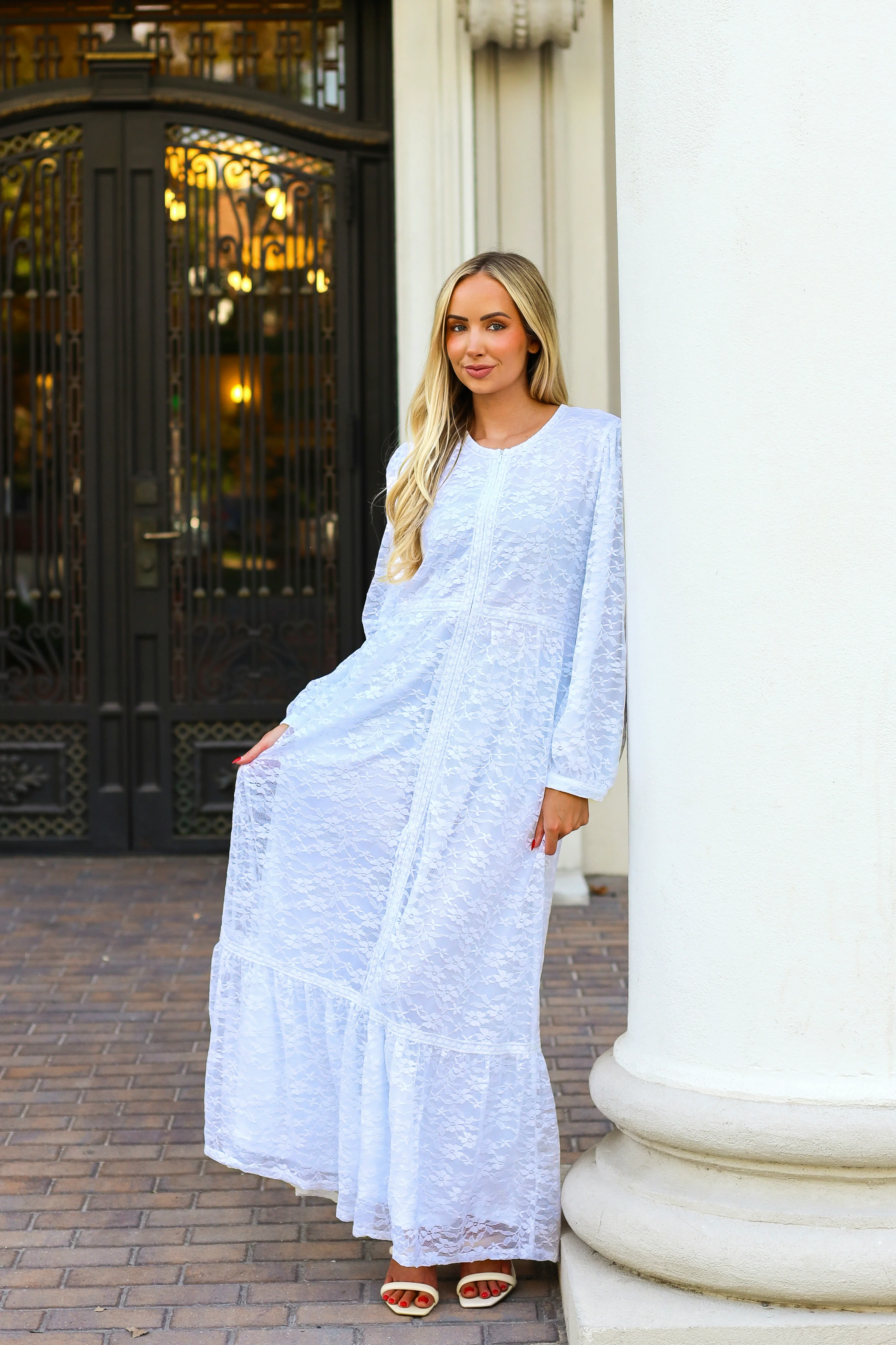 The Serrin White Lace Dresses - XNAUWBI