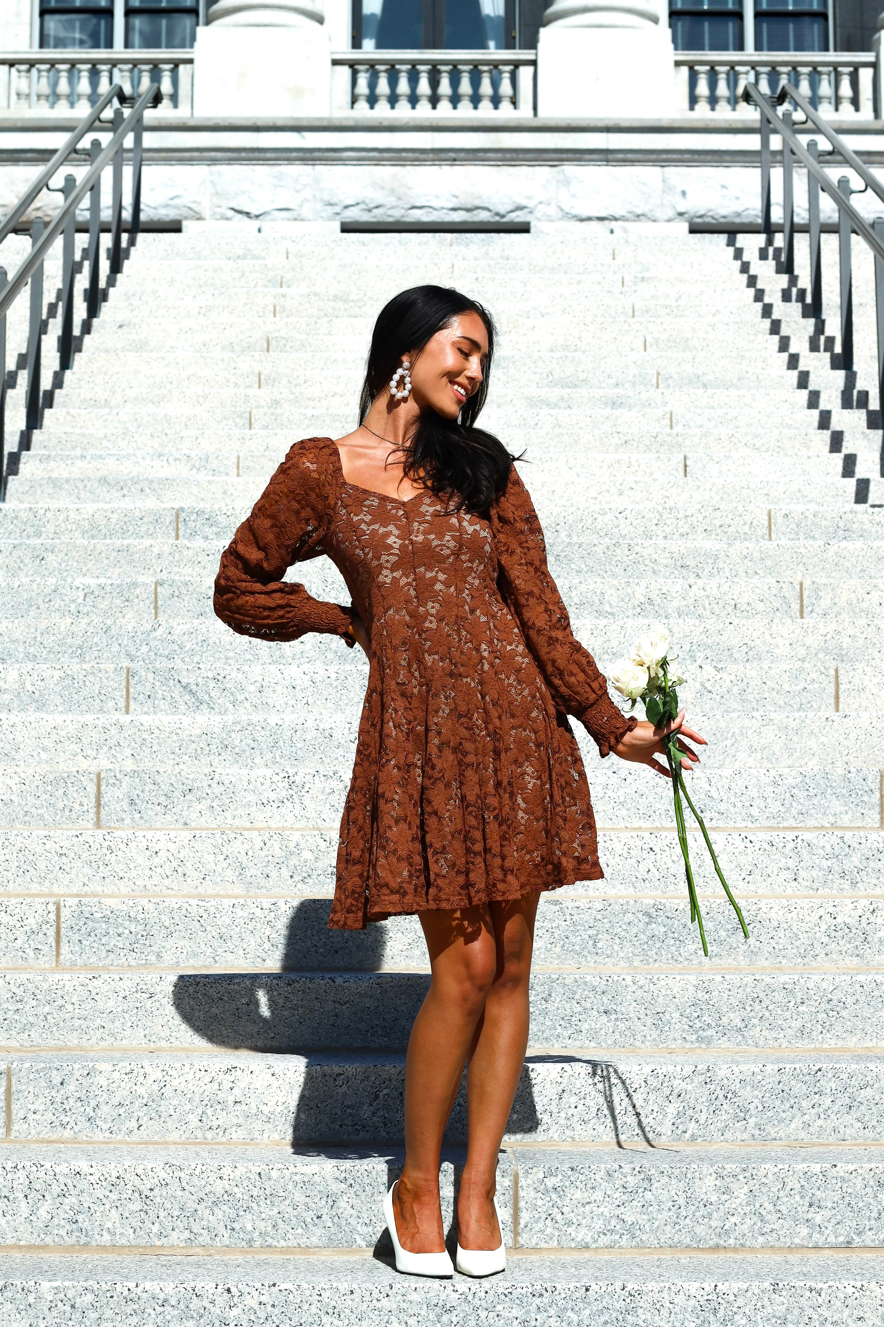 The Amery Mocha Mousse Lace Dresses - XNAUWBI