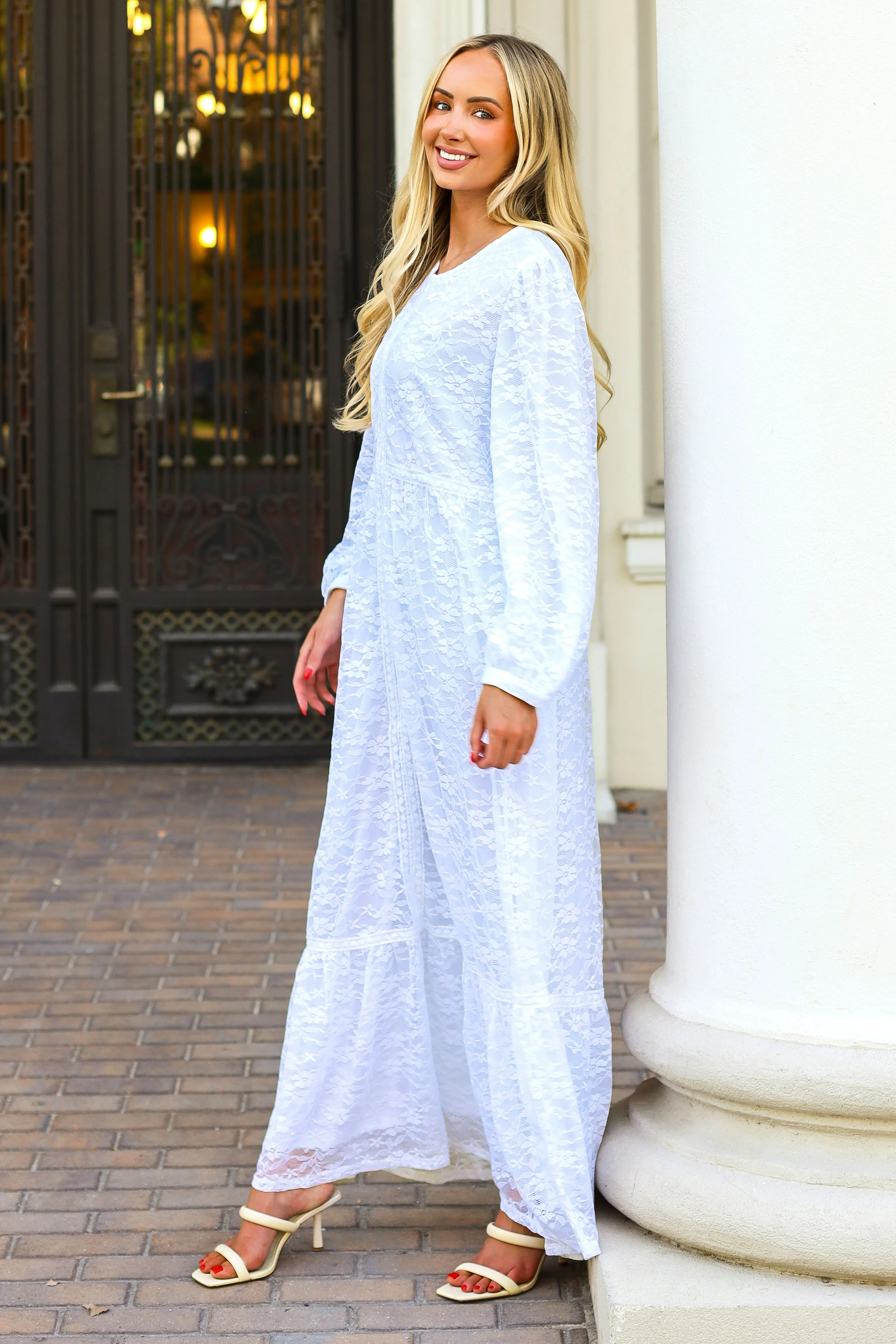 The Serrin White Lace Dresses - XNAUWBI