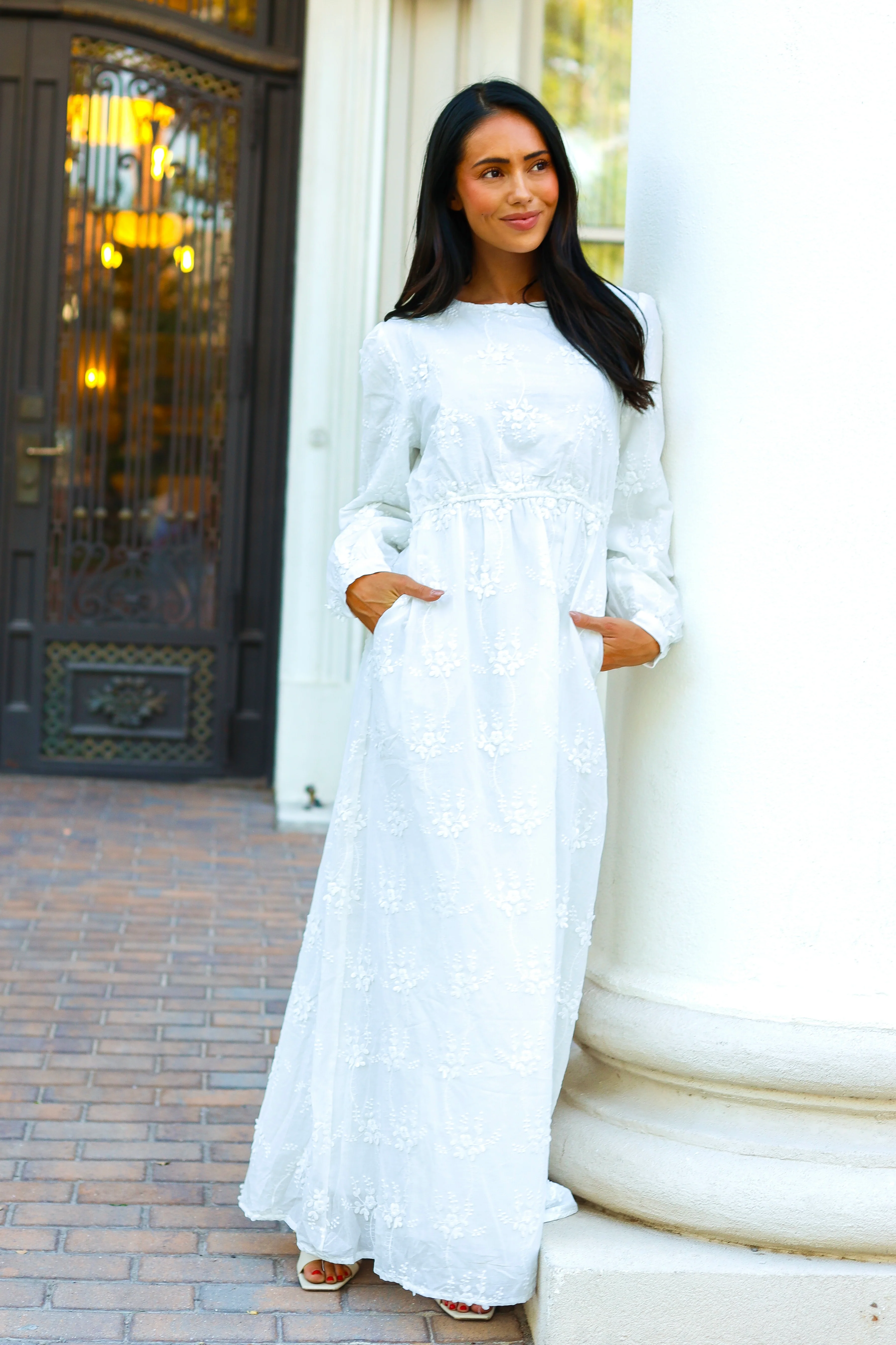 The Calandra Ivory Eyelet Dresses - XNAUWBI