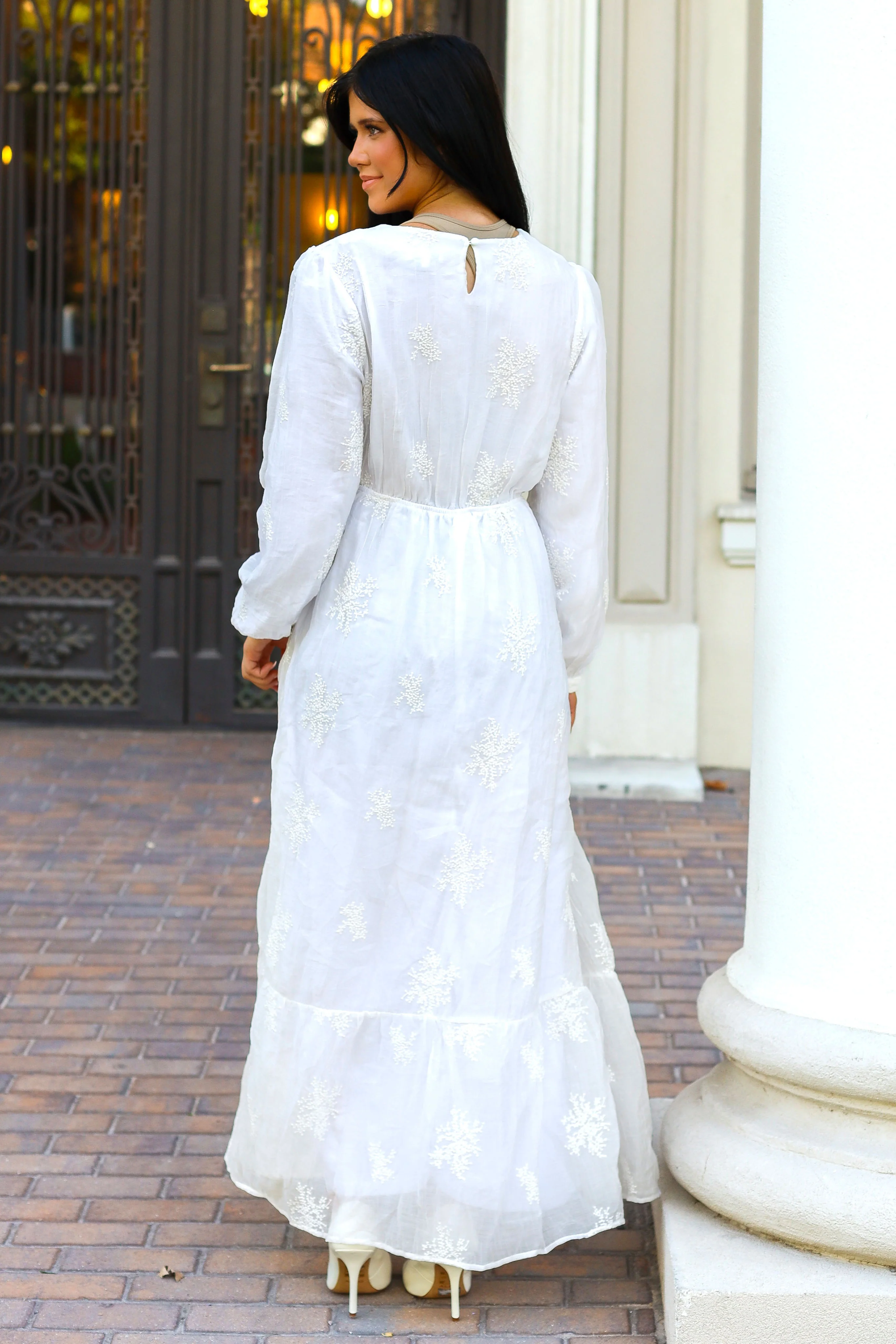 The Adea White Dresses - XNAUWBI