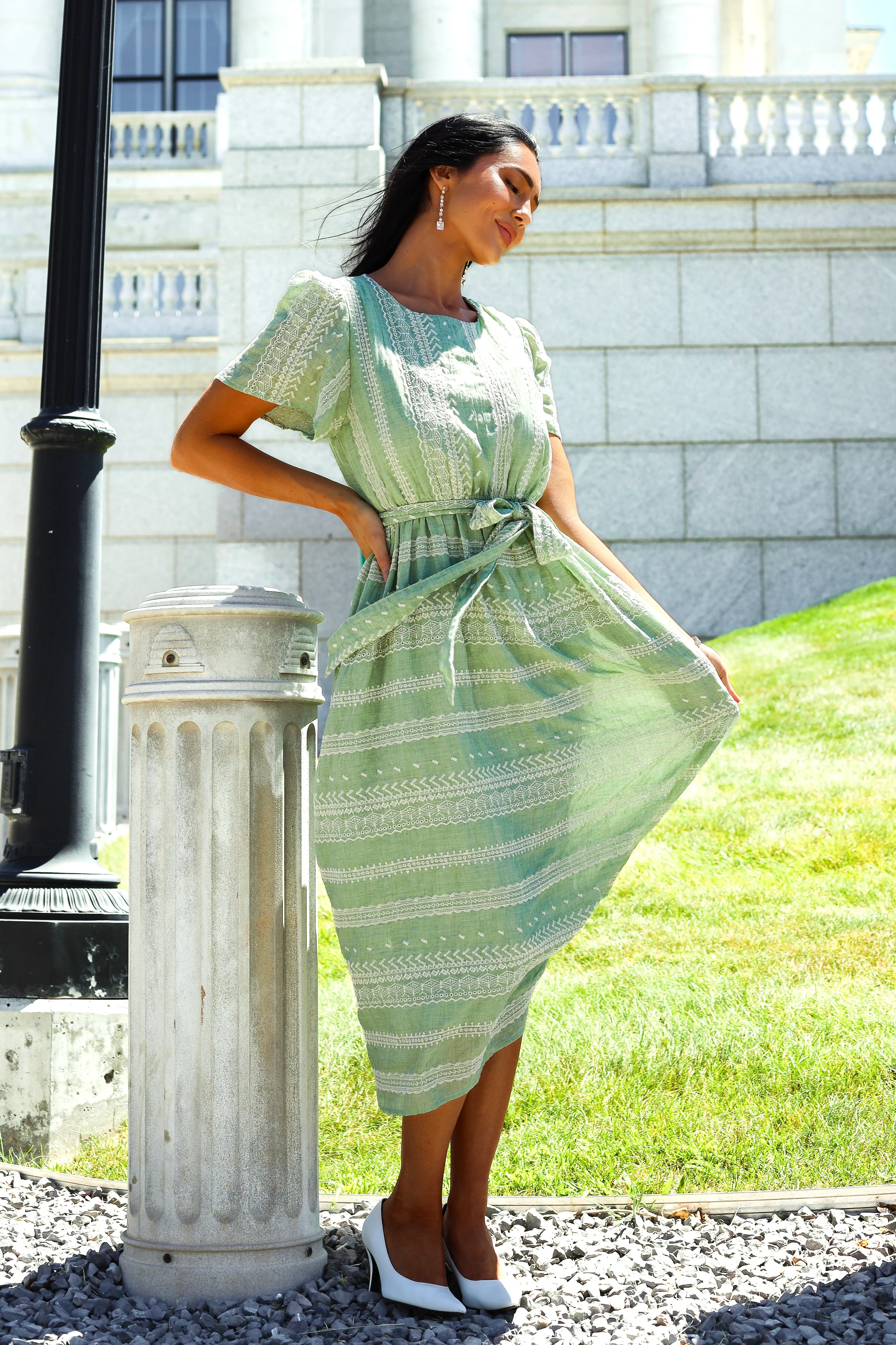 The Annalea Sage/Ivory Dresses - XNAUWBI