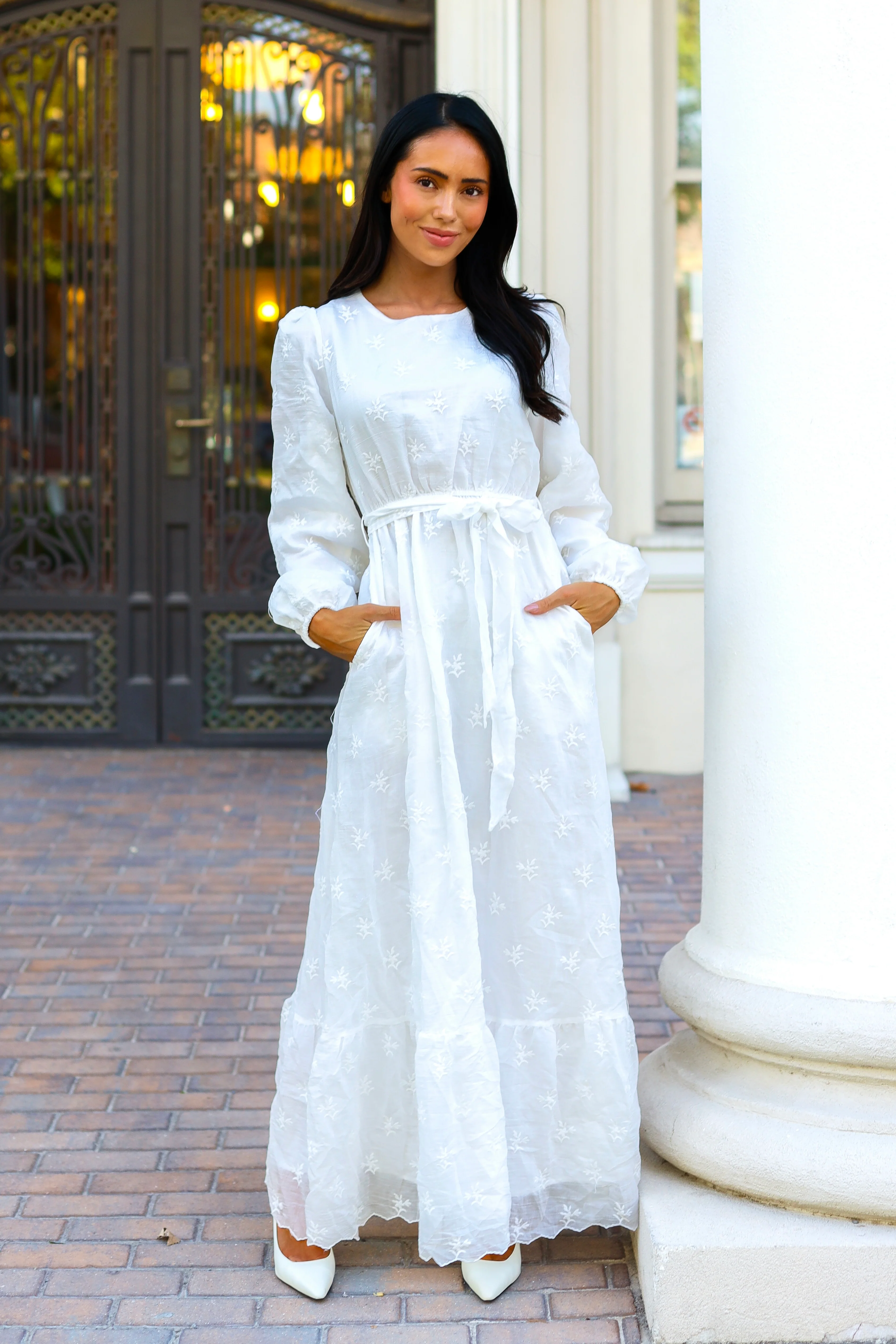 The Isleah Ivory Dresses - XNAUWBI