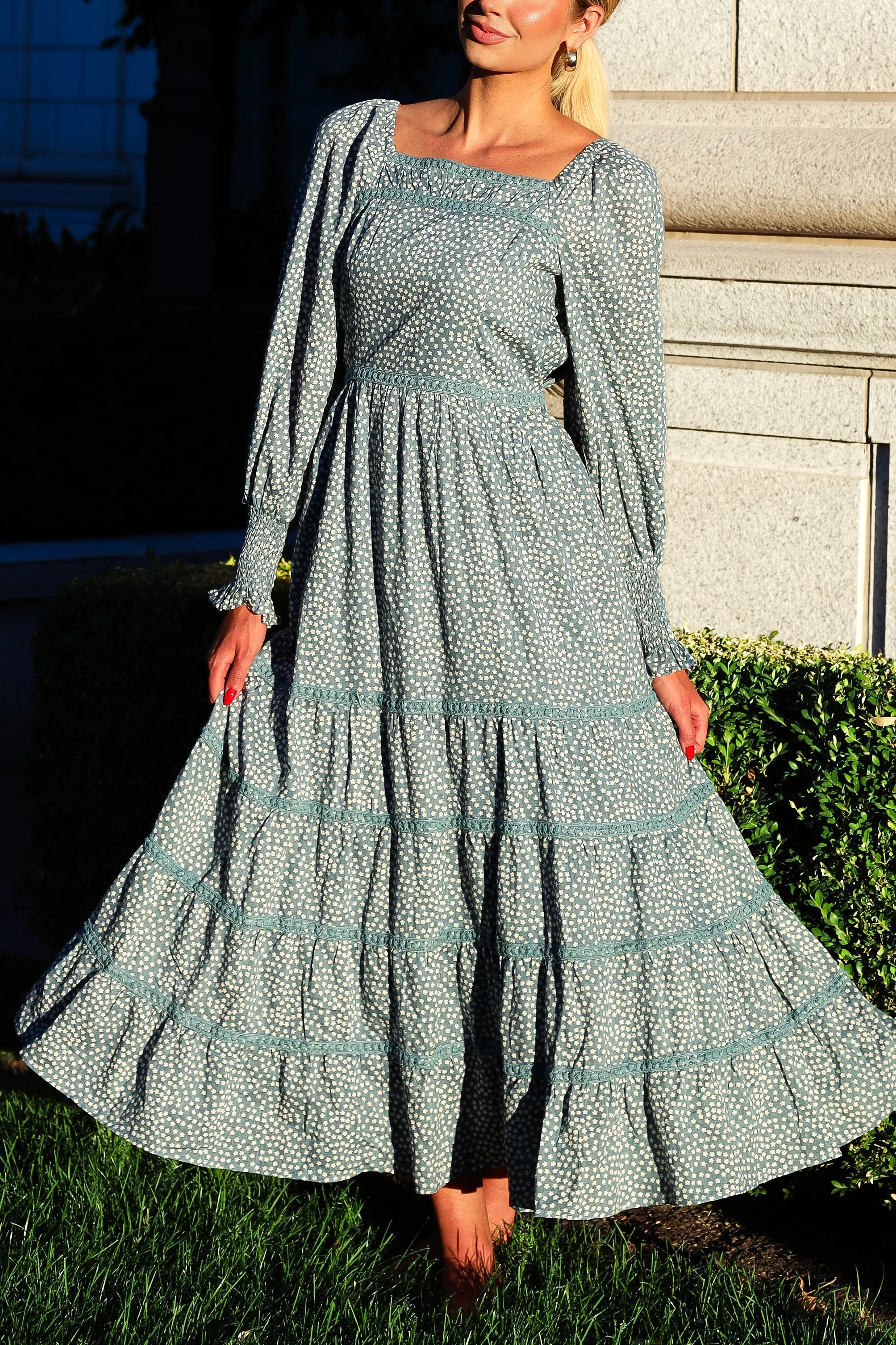 The Tabathia Dusty Blue/White Lace Trim Dresses - XNAUWBI