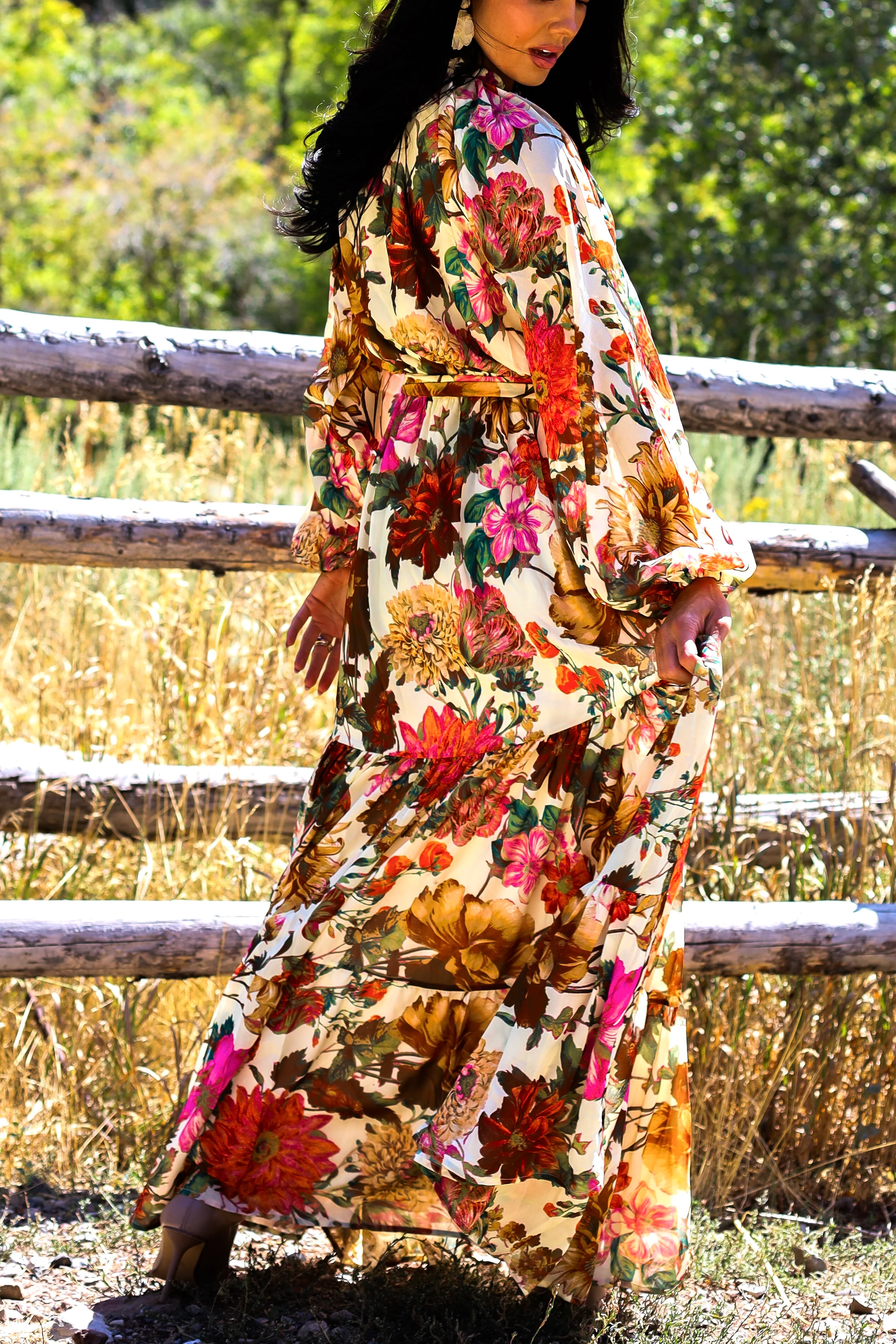 The Halani Cream Floral Dresses - XNAUWBI
