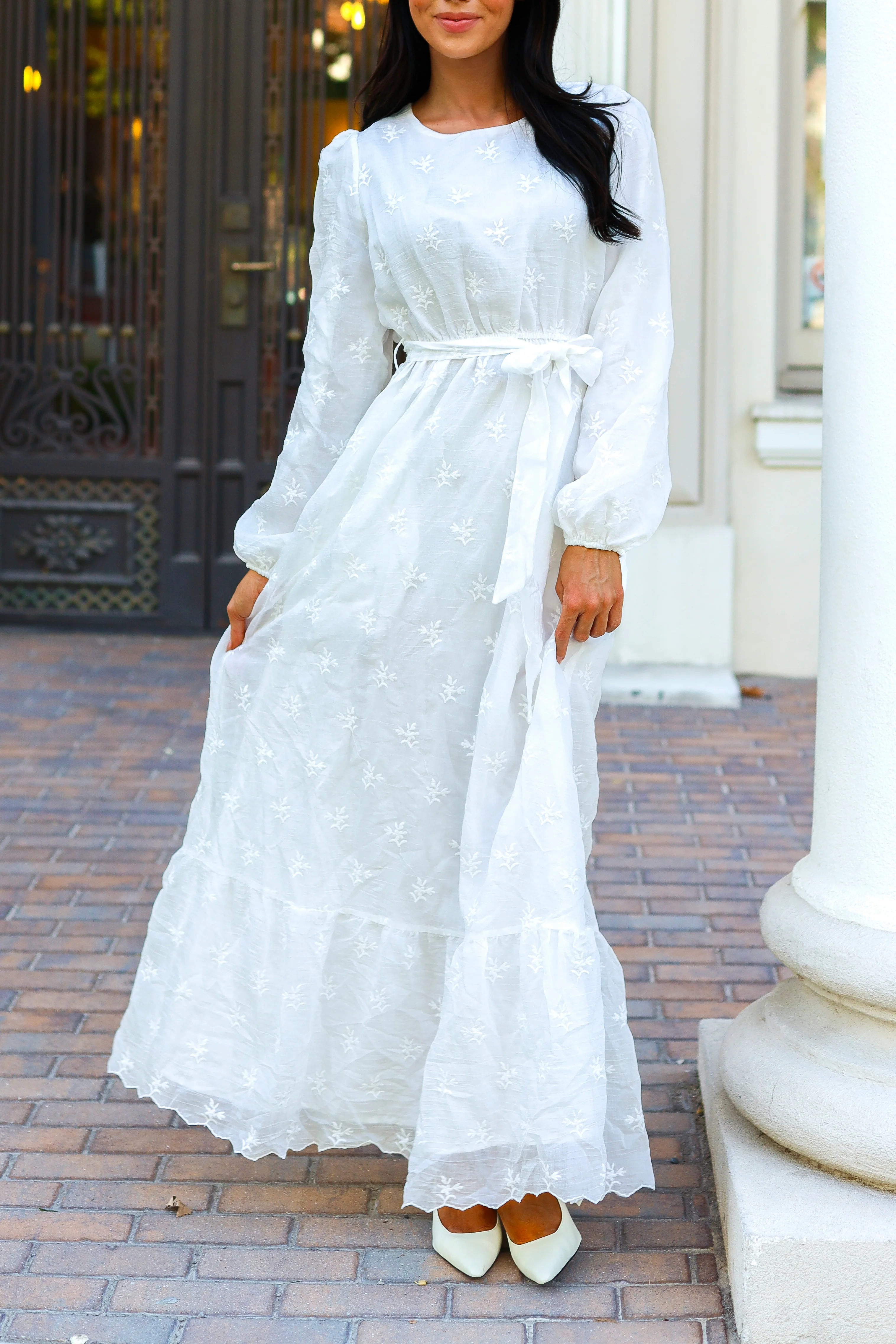 The Isleah Ivory Dresses - XNAUWBI