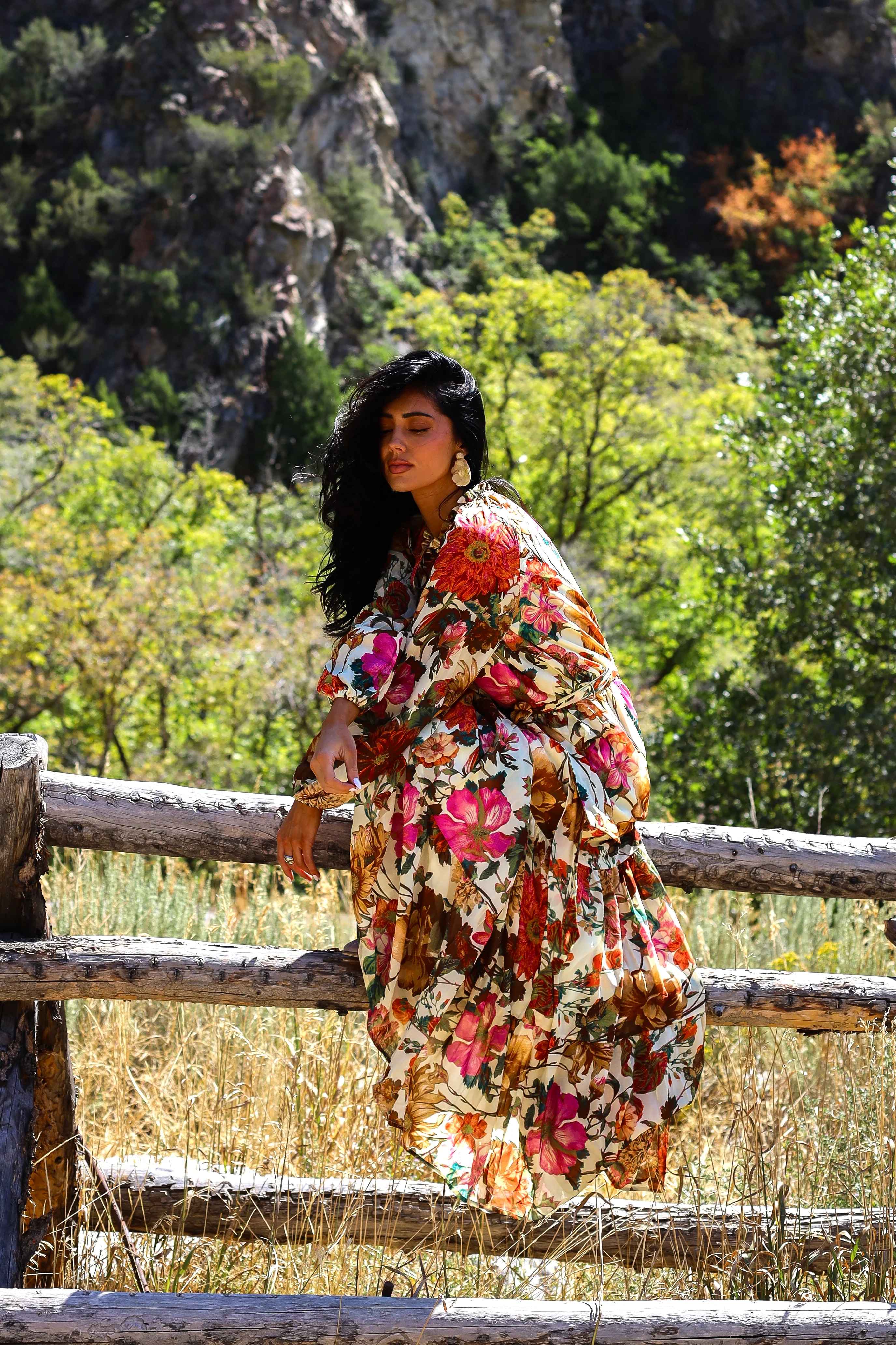 The Halani Cream Floral Dresses - XNAUWBI