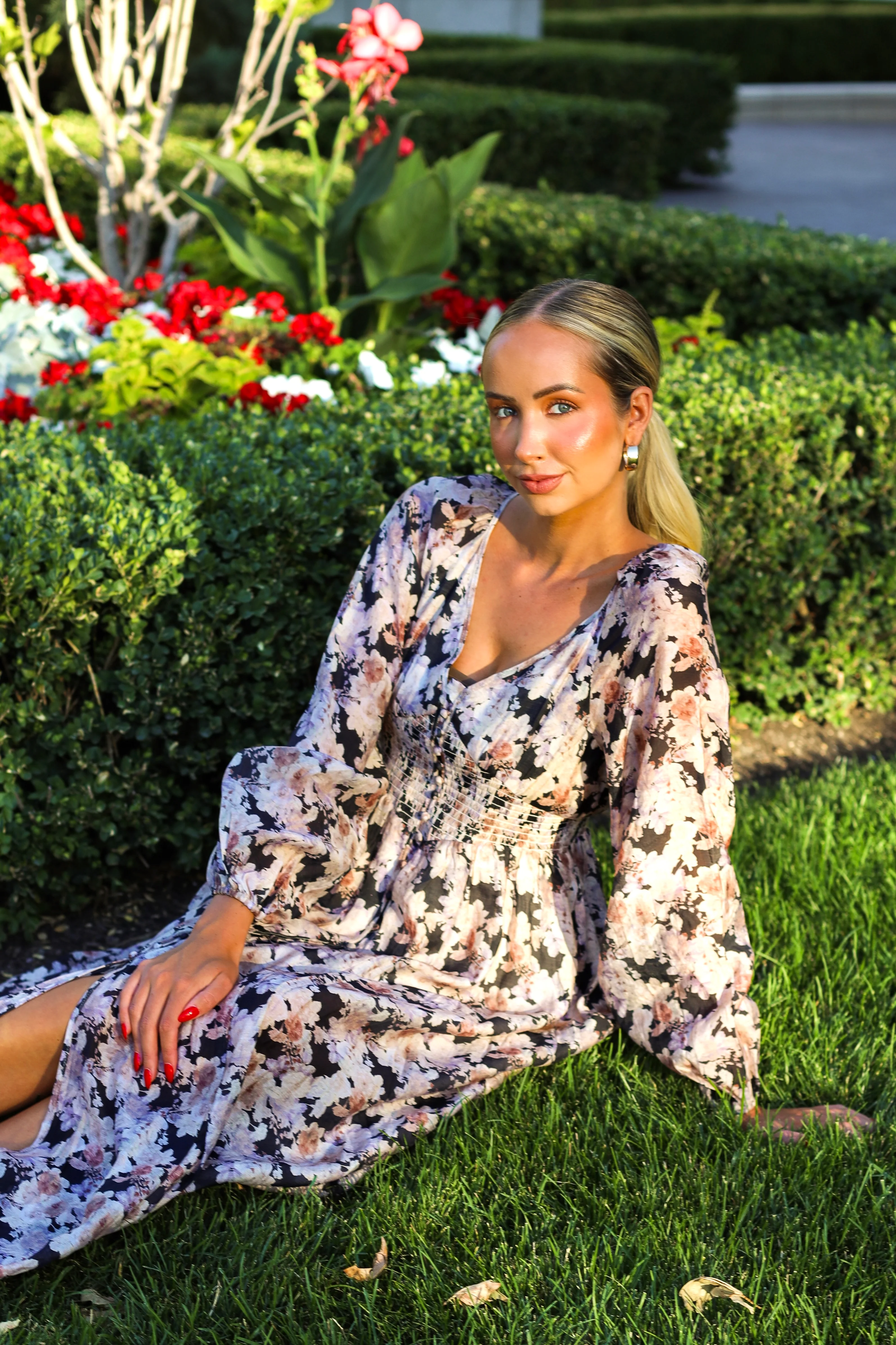 The Veronika Midnight Floral Dresses - XNAUWBI