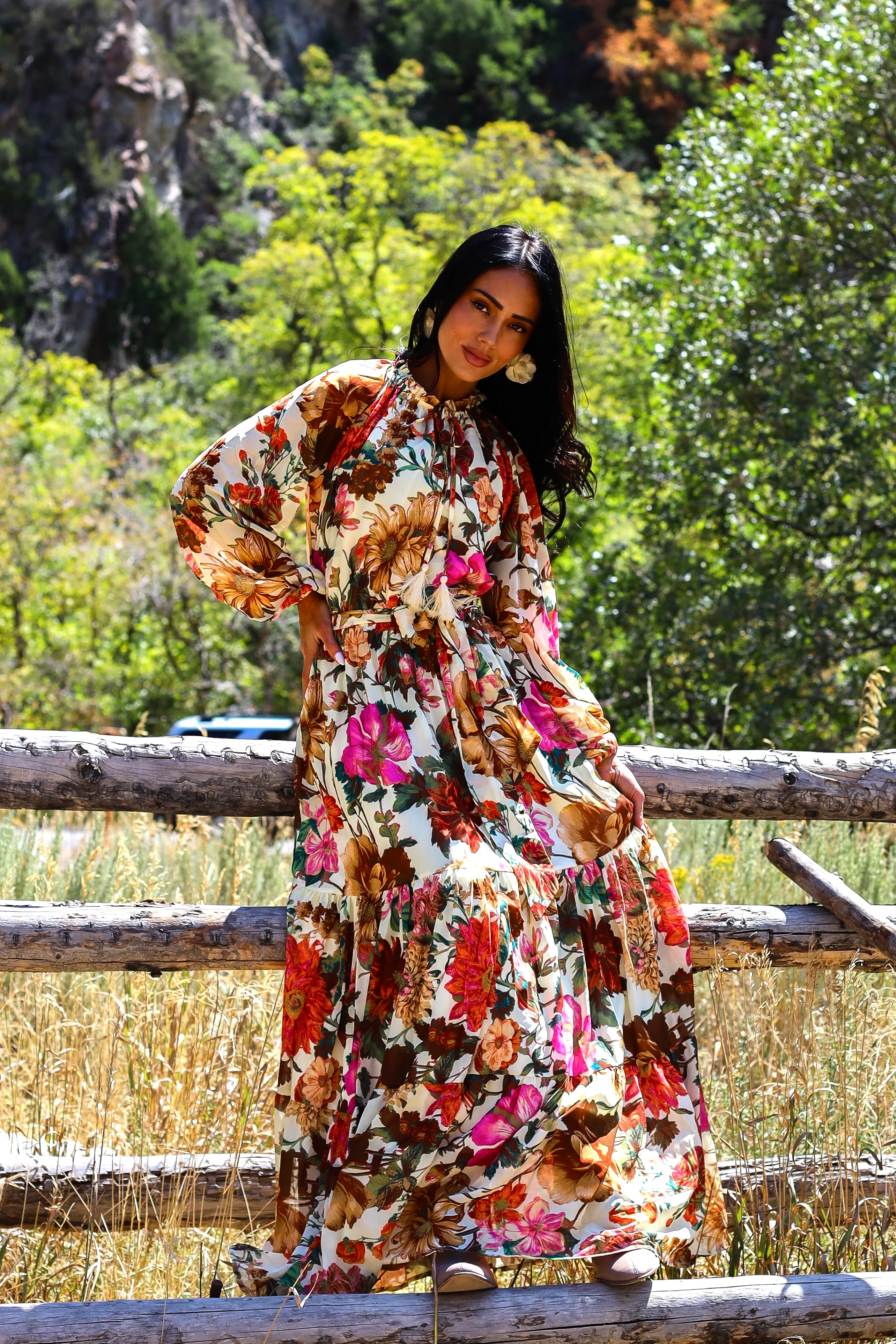 The Halani Cream Floral Dresses - XNAUWBI