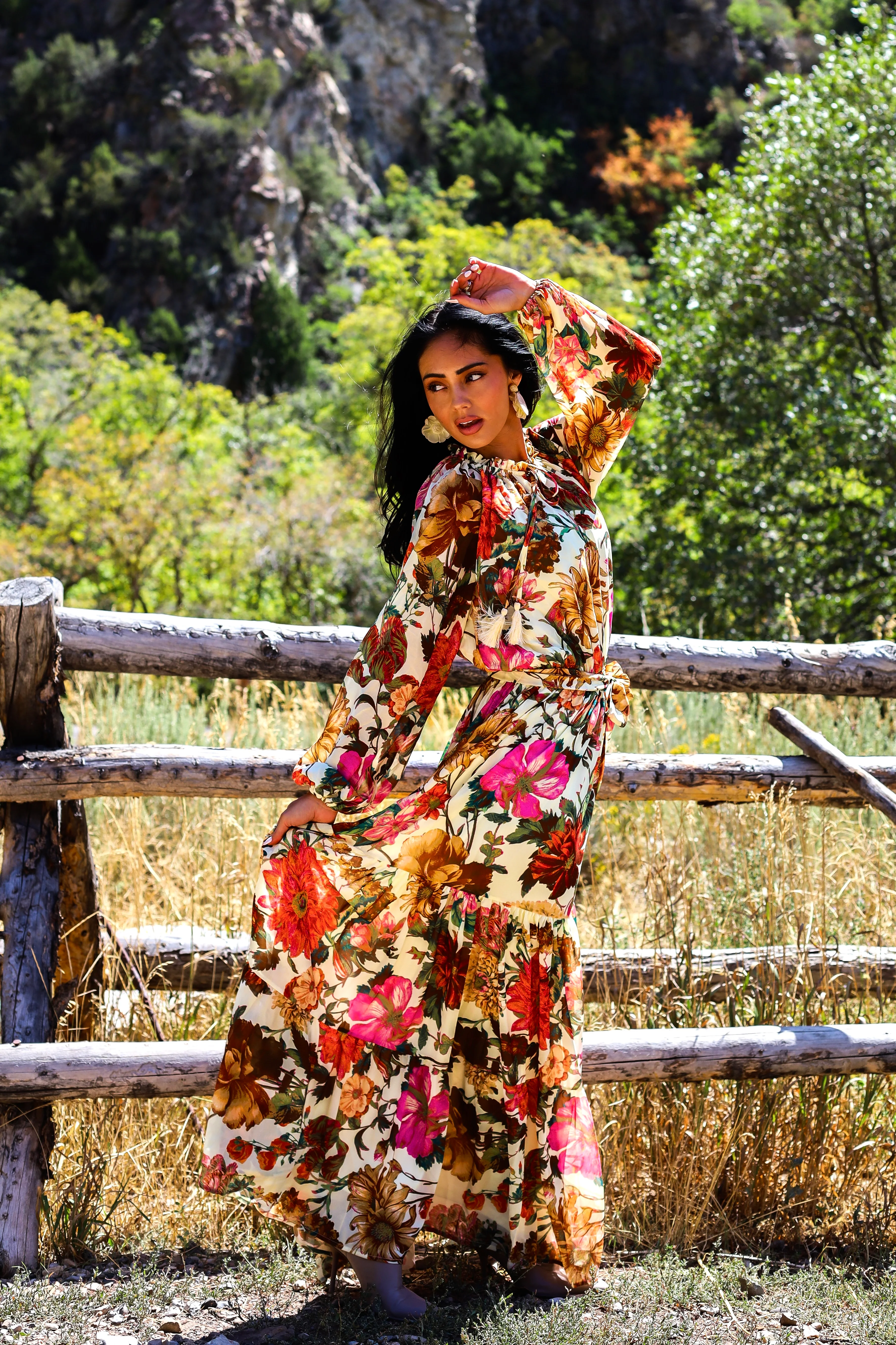 The Halani Cream Floral Dresses - XNAUWBI