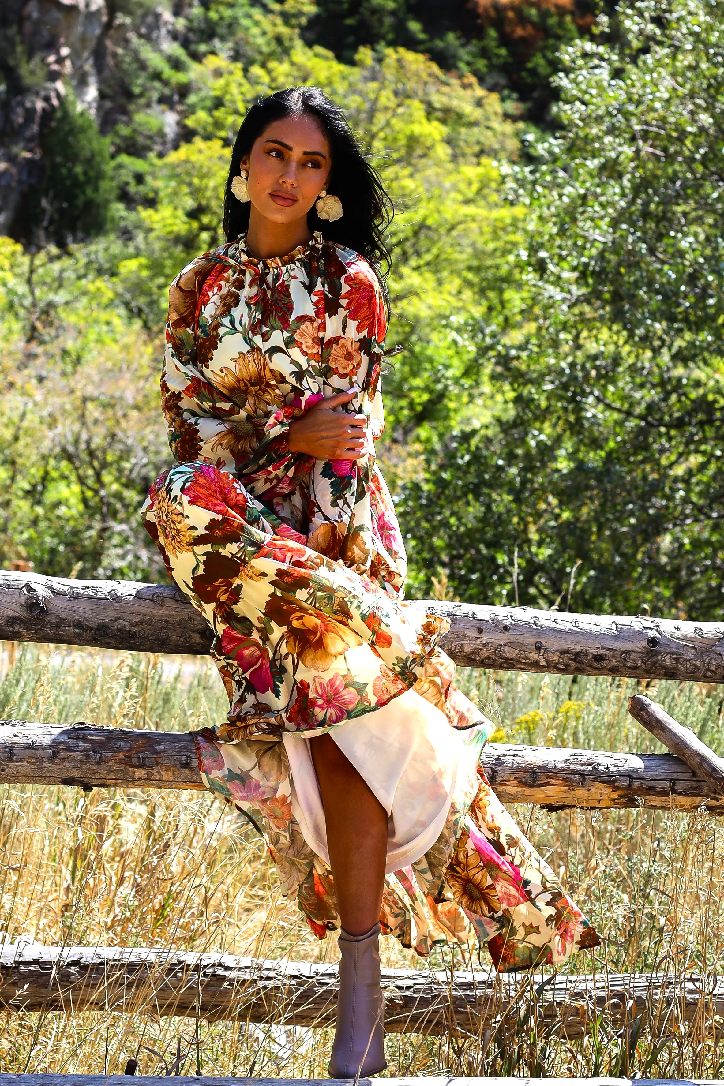 The Halani Cream Floral Dresses - XNAUWBI