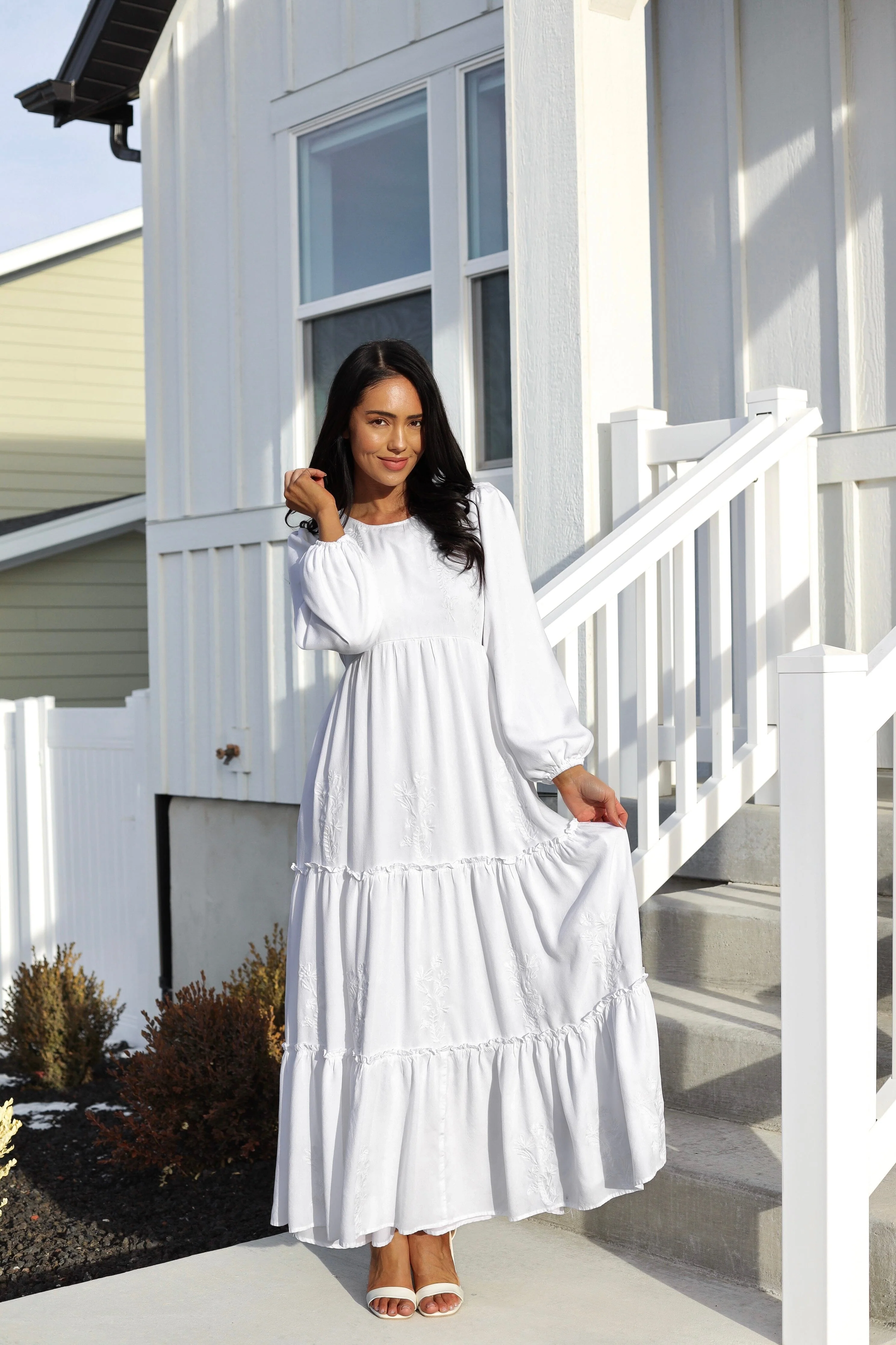 The Revelina White Dresses White Dresses - XNAUWBI