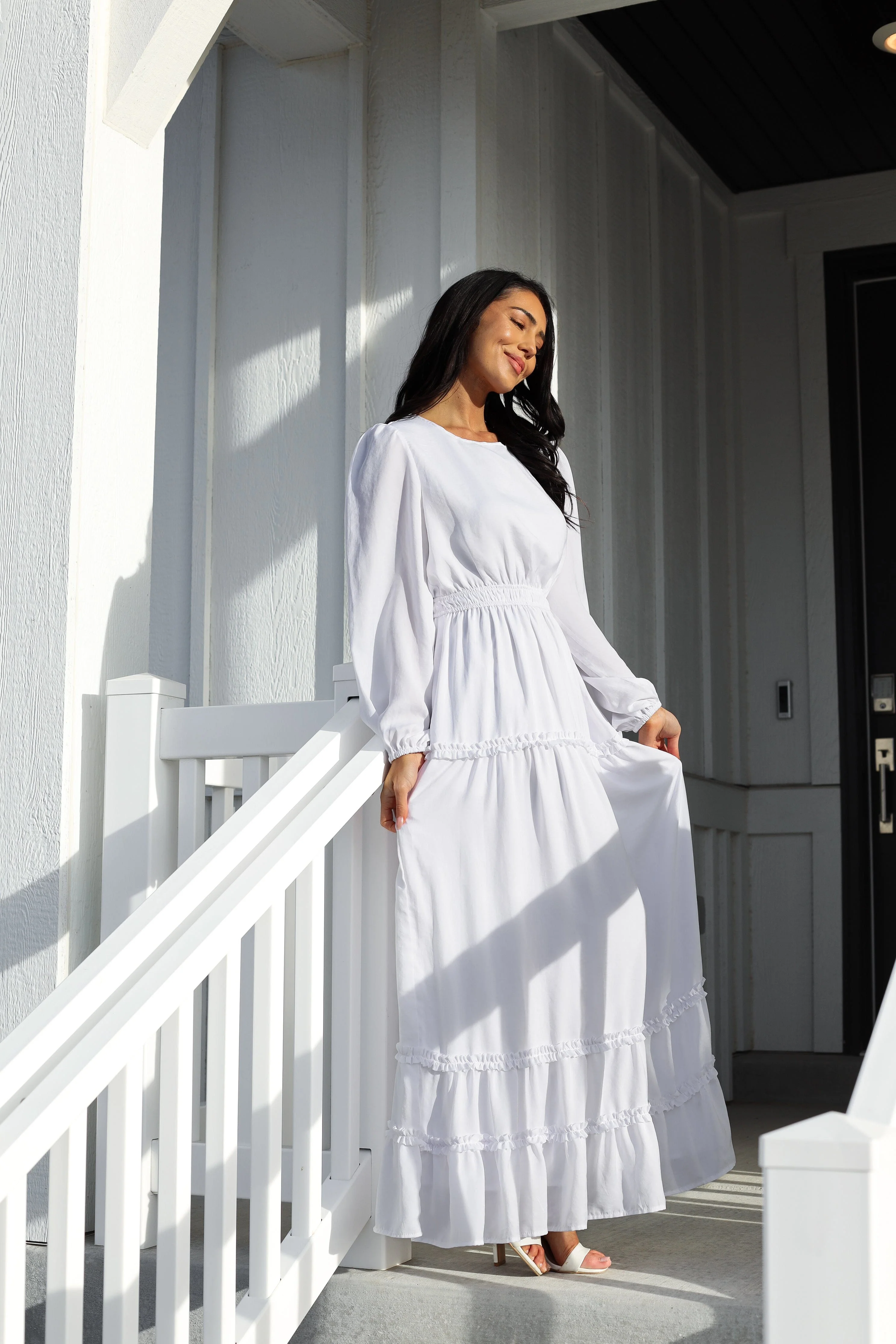 The Arwin White Dresses - XNAUWBI