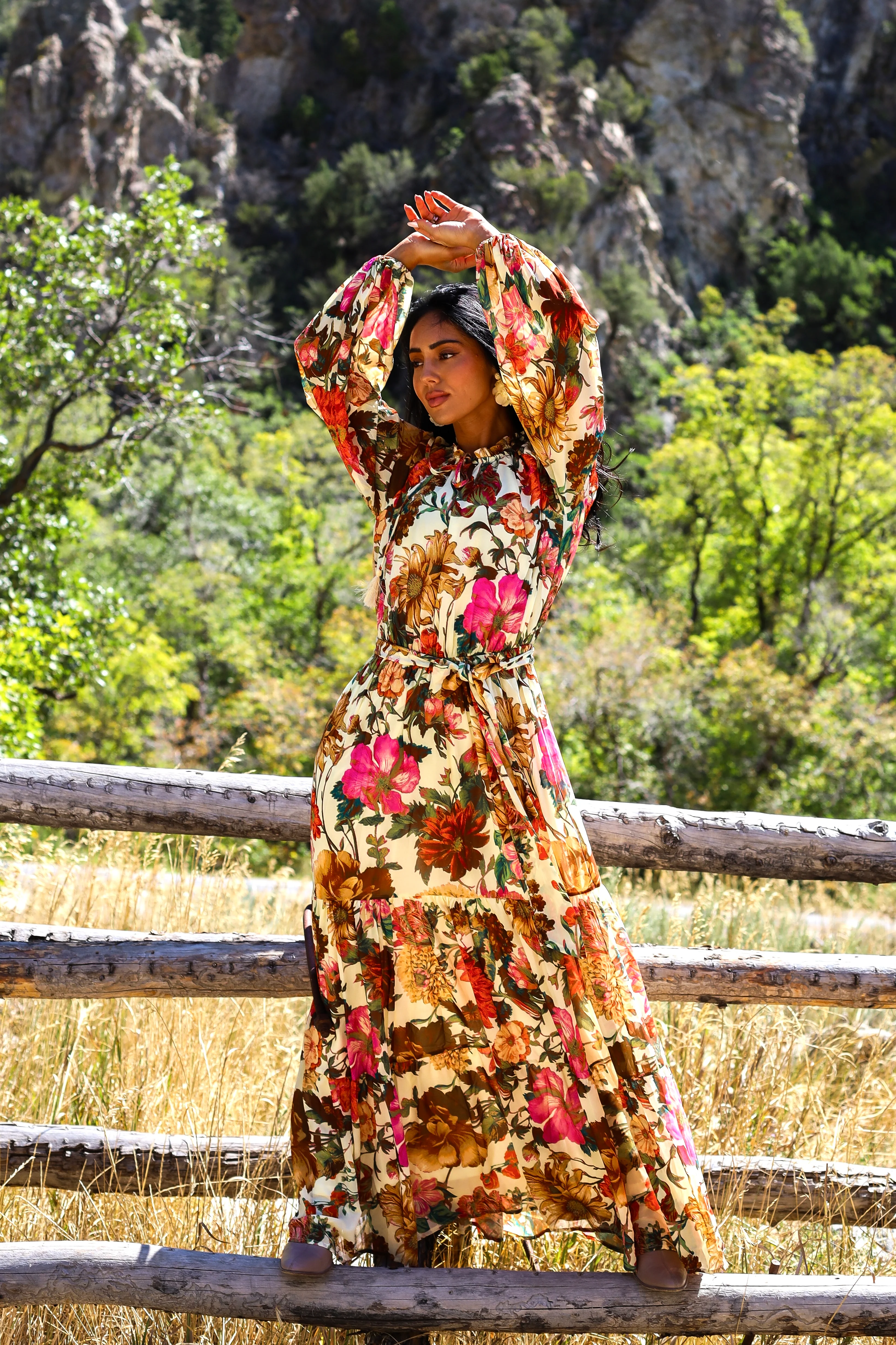 The Halani Cream Floral Dresses - XNAUWBI