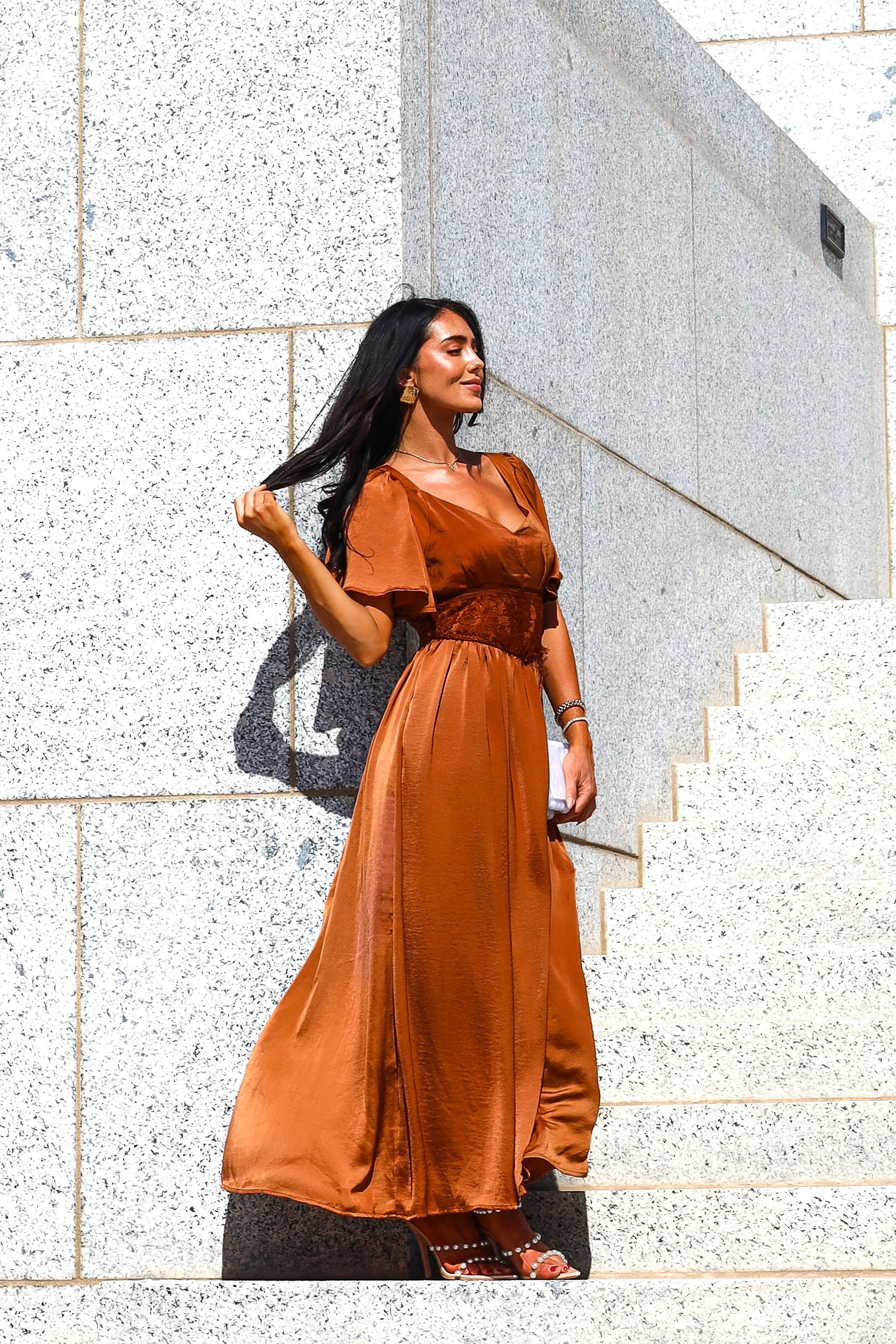 The Kendria Sepia Dresses - XNAUWBI