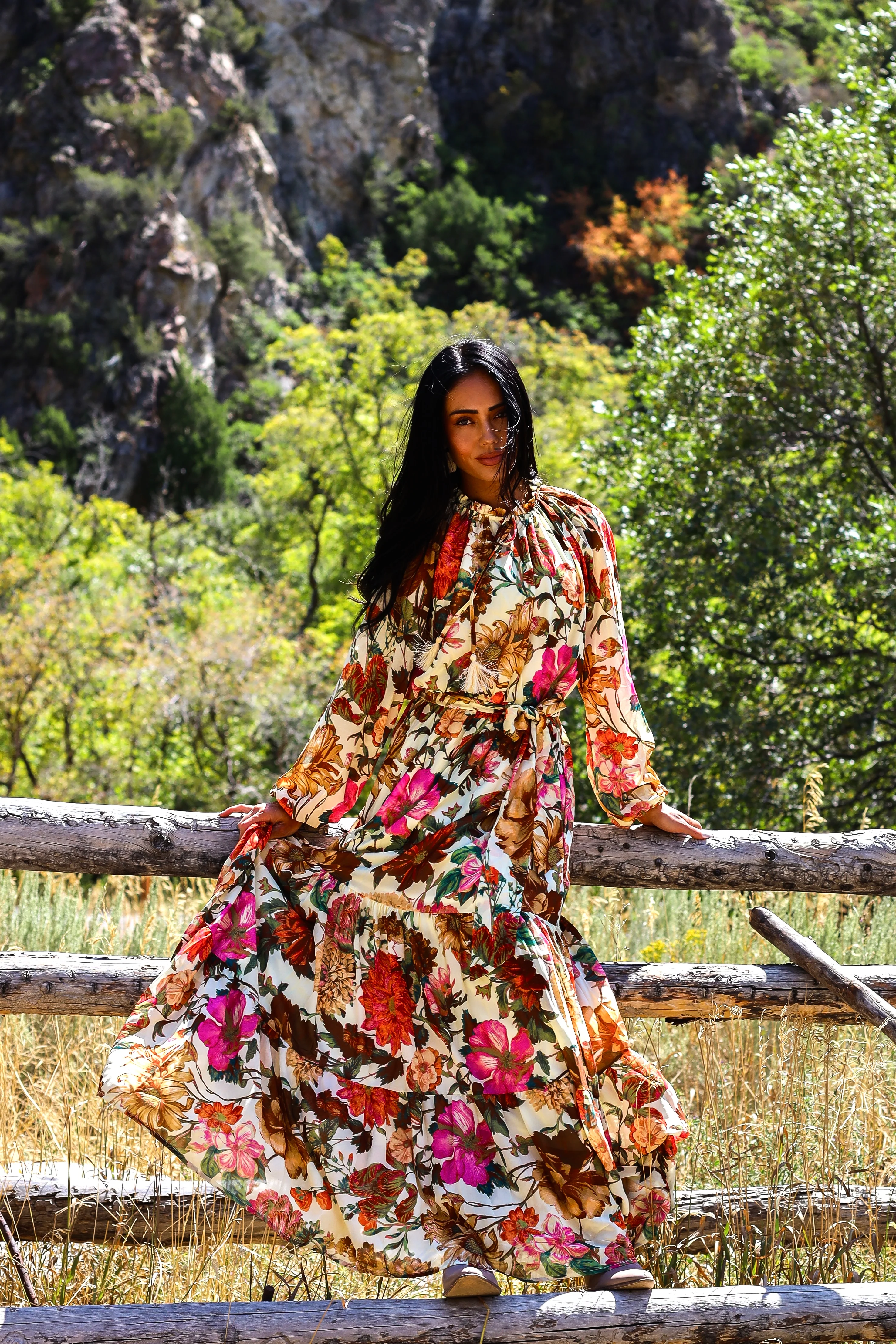 The Halani Cream Floral Dresses - XNAUWBI