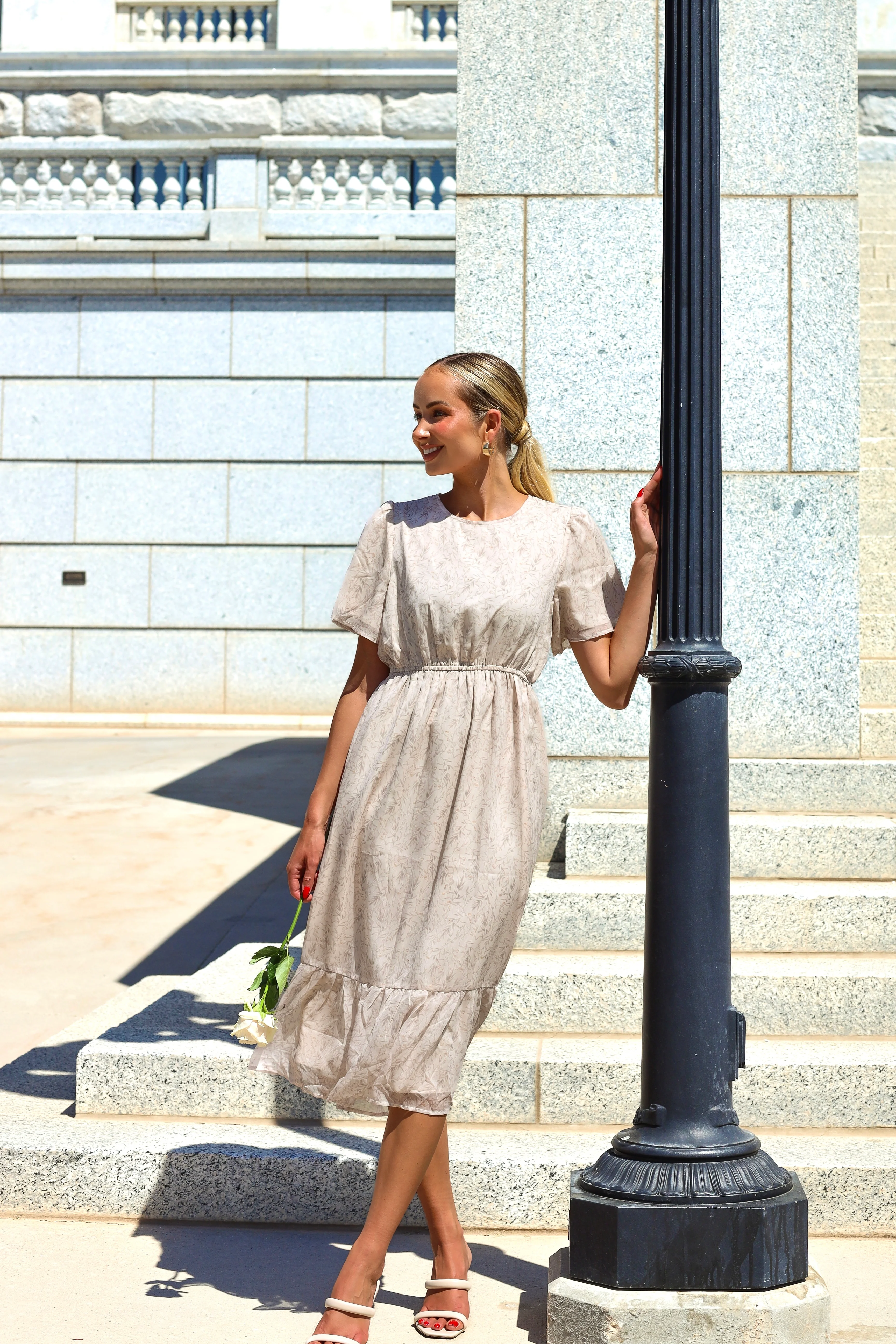 The Winnlynn Light/Dark Taupe Dresses - XNAUWBI