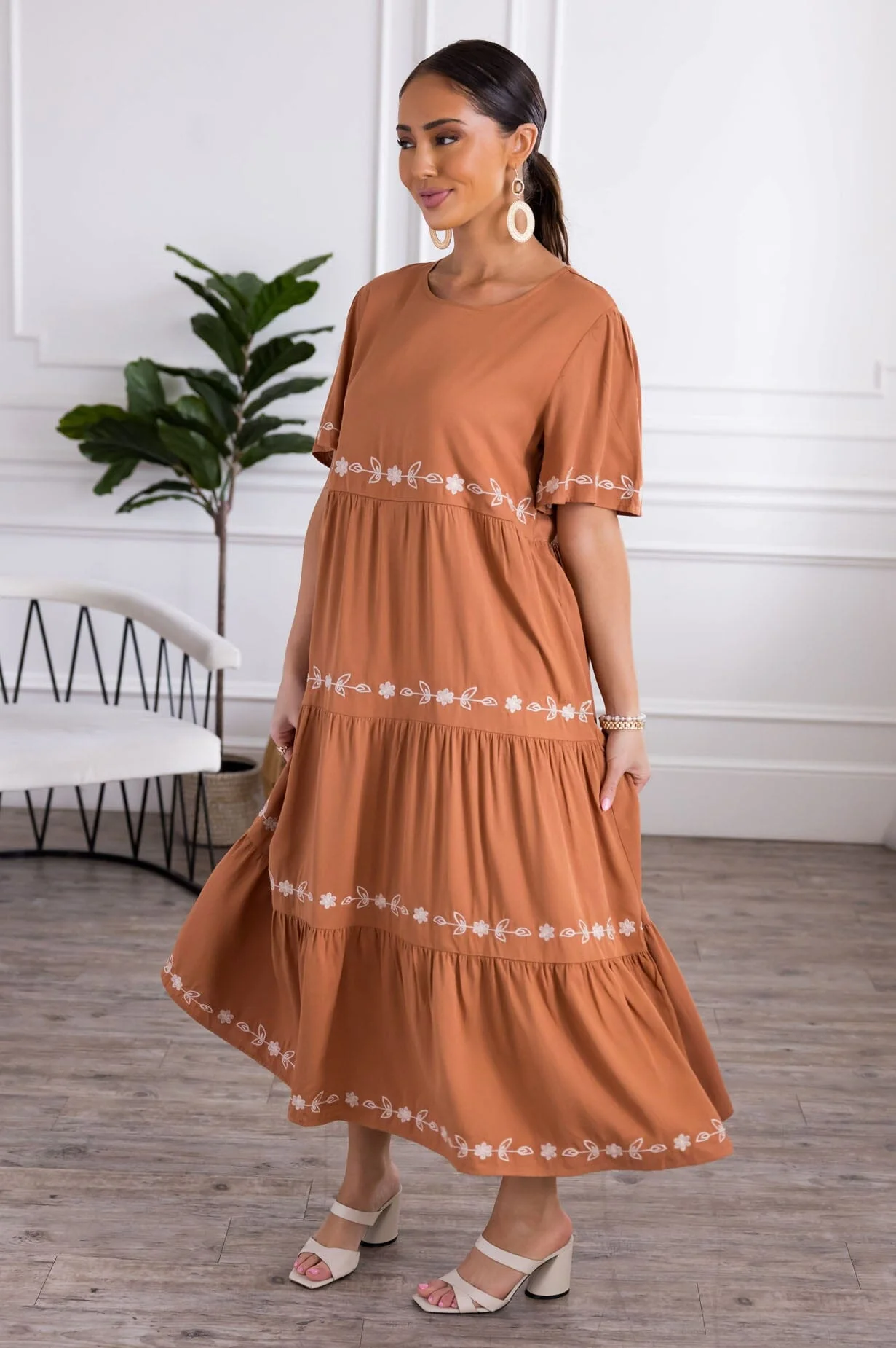 The Avrilene Caramel Dresses - XNAUWBI