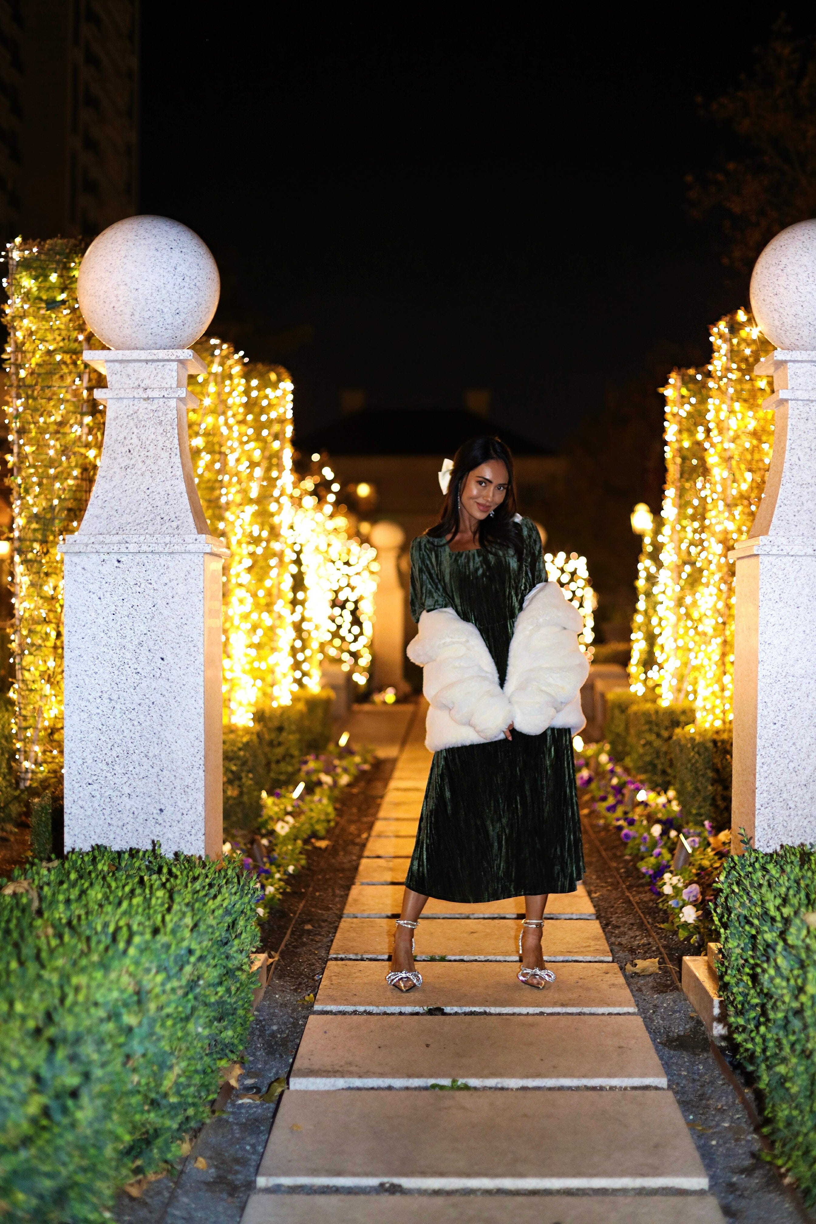 The Tasia Deep Olive Velvet Dresses - XNAUWBI