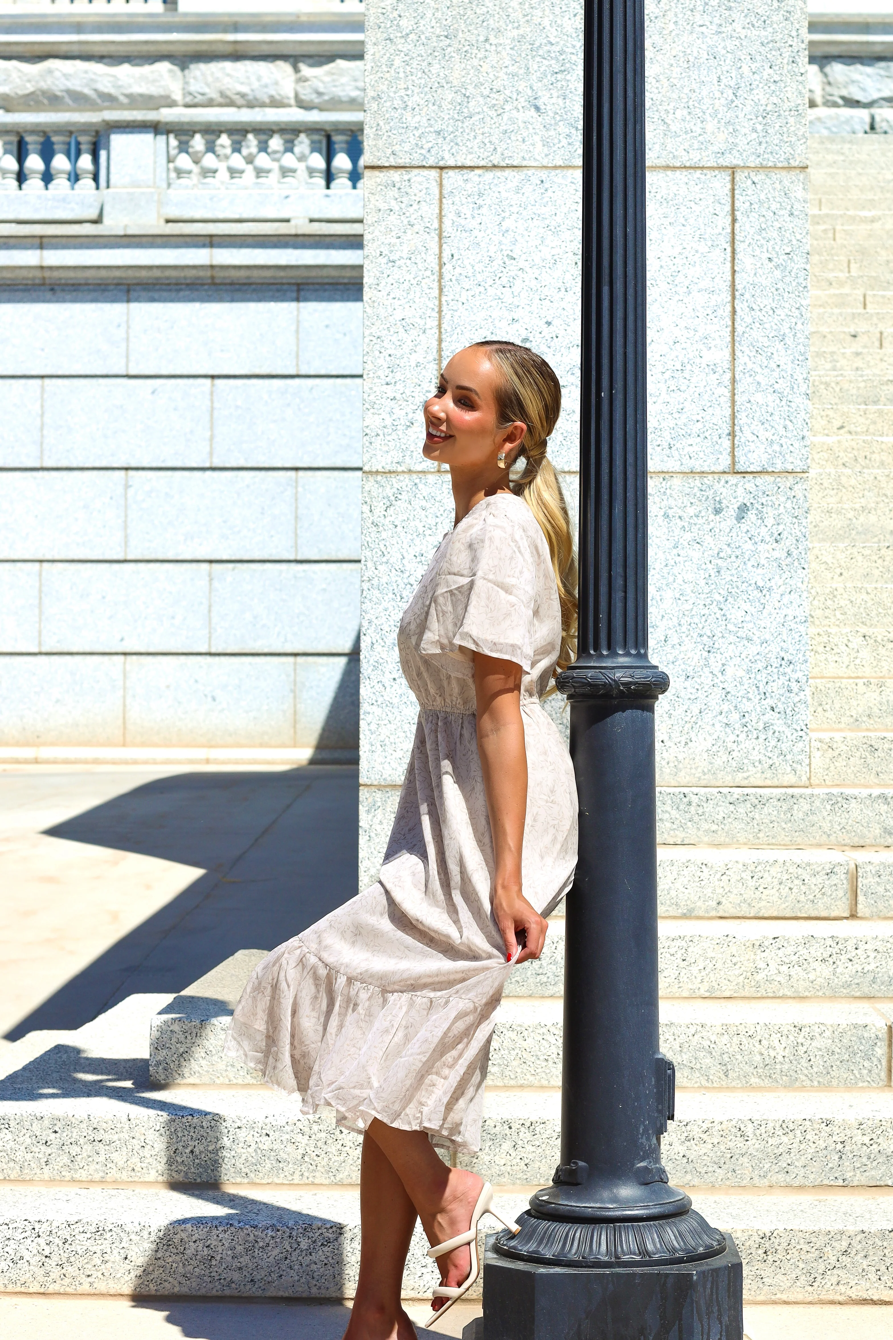 The Winnlynn Light/Dark Taupe Dresses - XNAUWBI